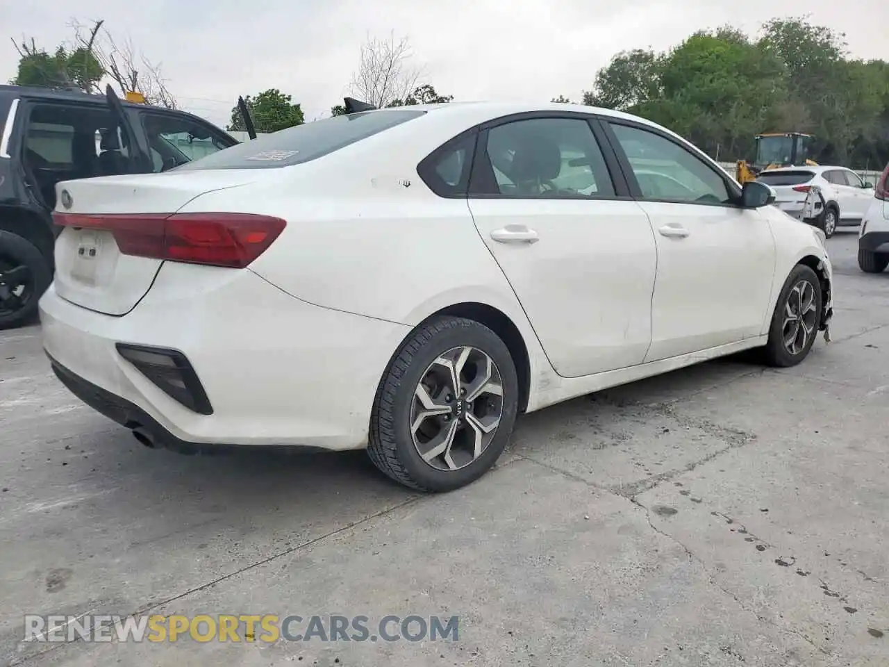 3 Photograph of a damaged car 3KPF24AD5ME353070 KIA FORTE 2021