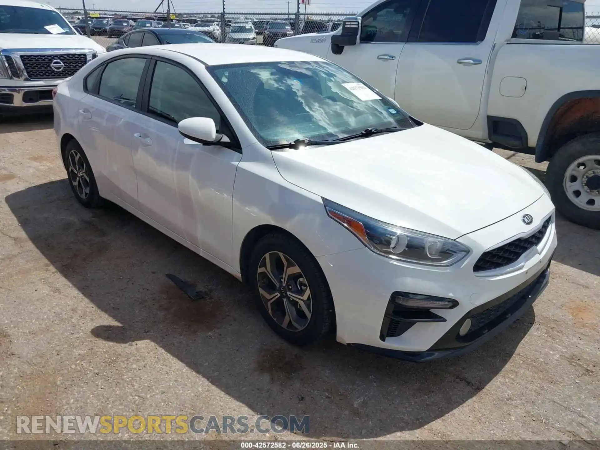 1 Photograph of a damaged car 3KPF24AD5ME361931 KIA FORTE 2021
