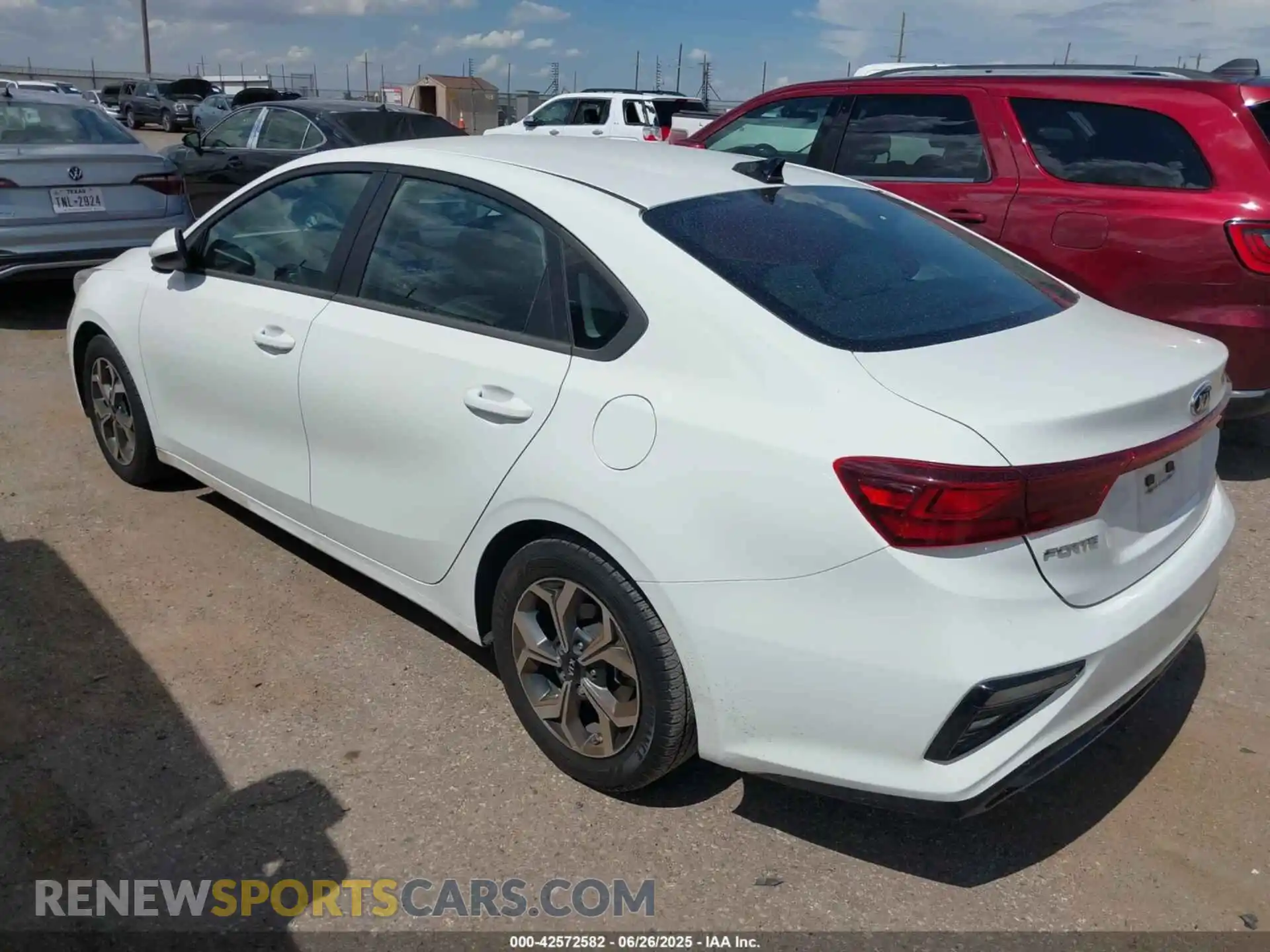 3 Photograph of a damaged car 3KPF24AD5ME361931 KIA FORTE 2021