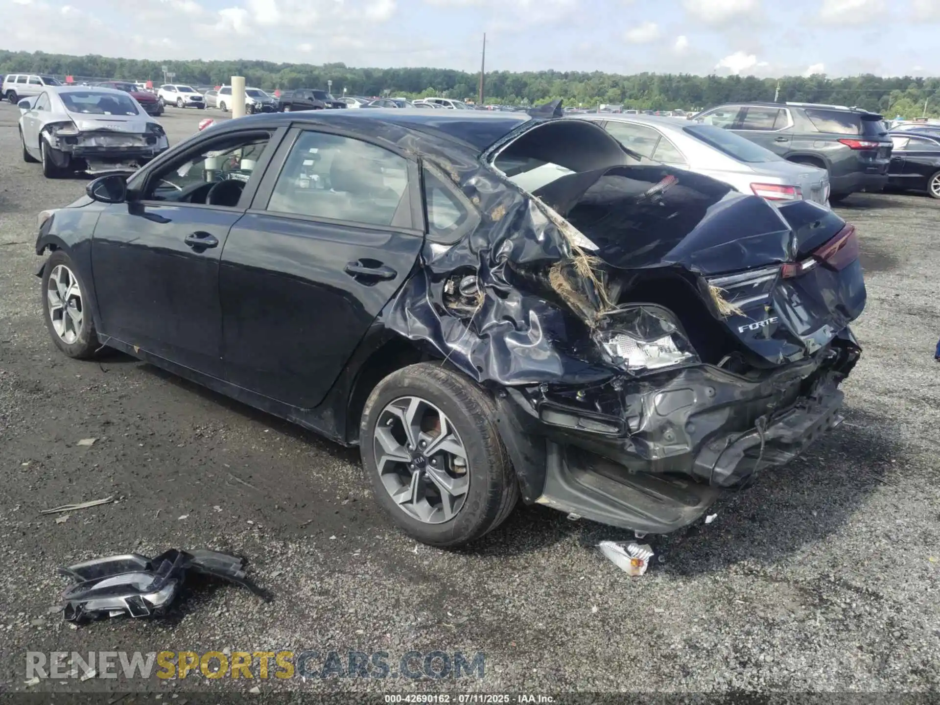 3 Photograph of a damaged car 3KPF24AD5ME369494 KIA FORTE 2021