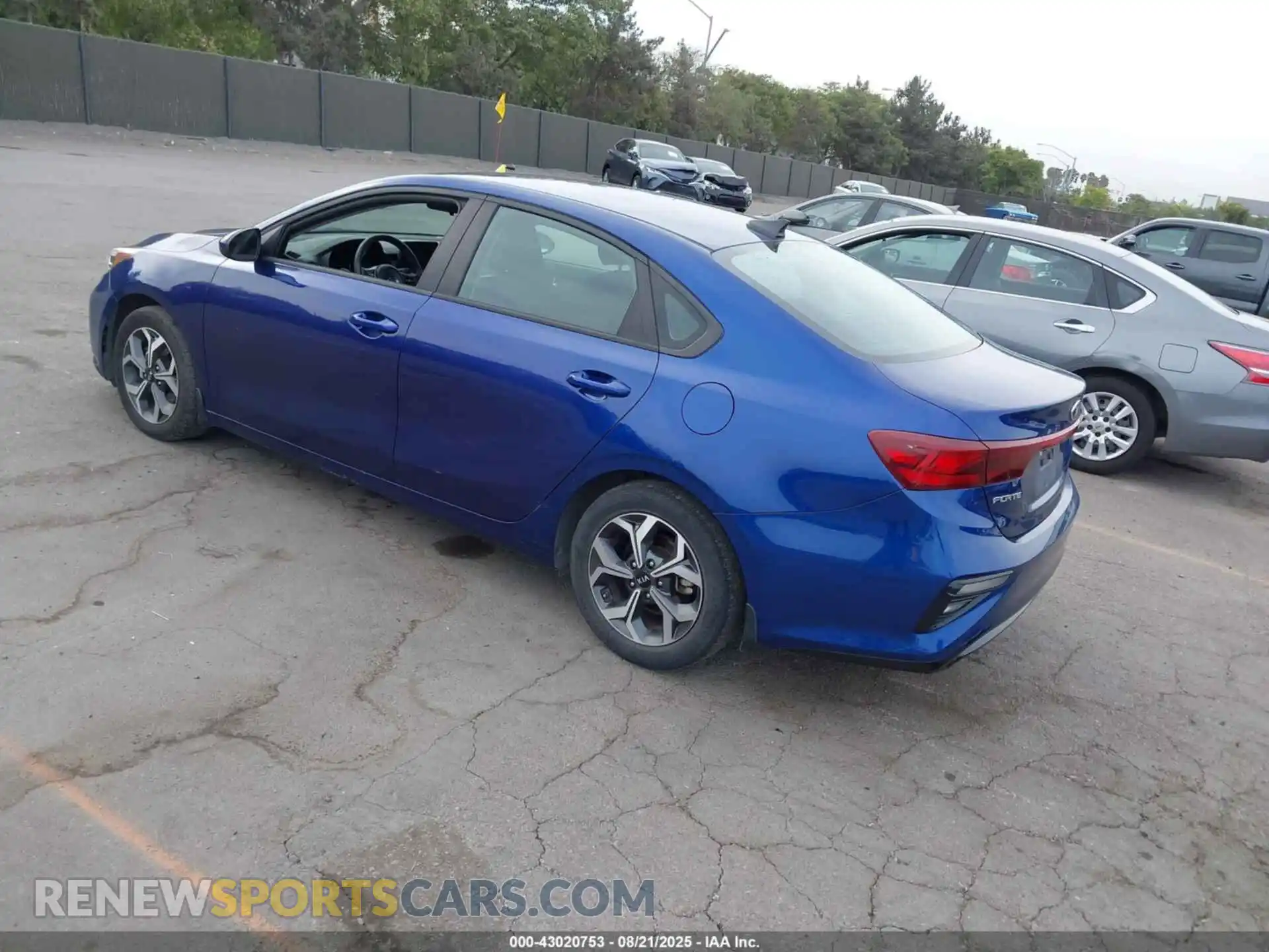 3 Photograph of a damaged car 3KPF24AD5ME386196 KIA FORTE 2021