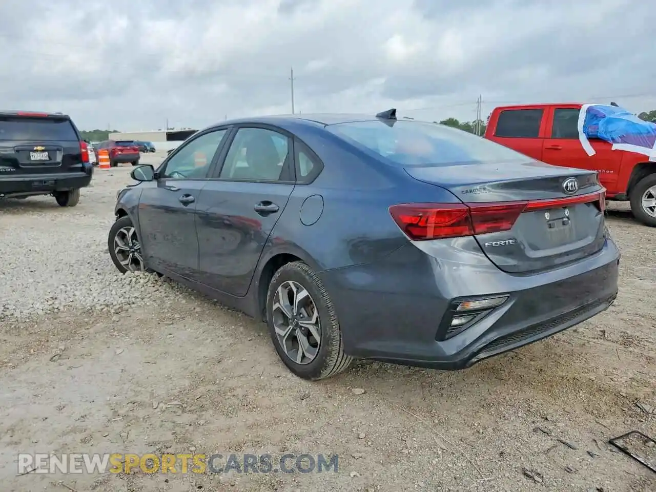 2 fotografías del automóvil dañado 3KPF24AD5ME388272 KIA FORTE 2021