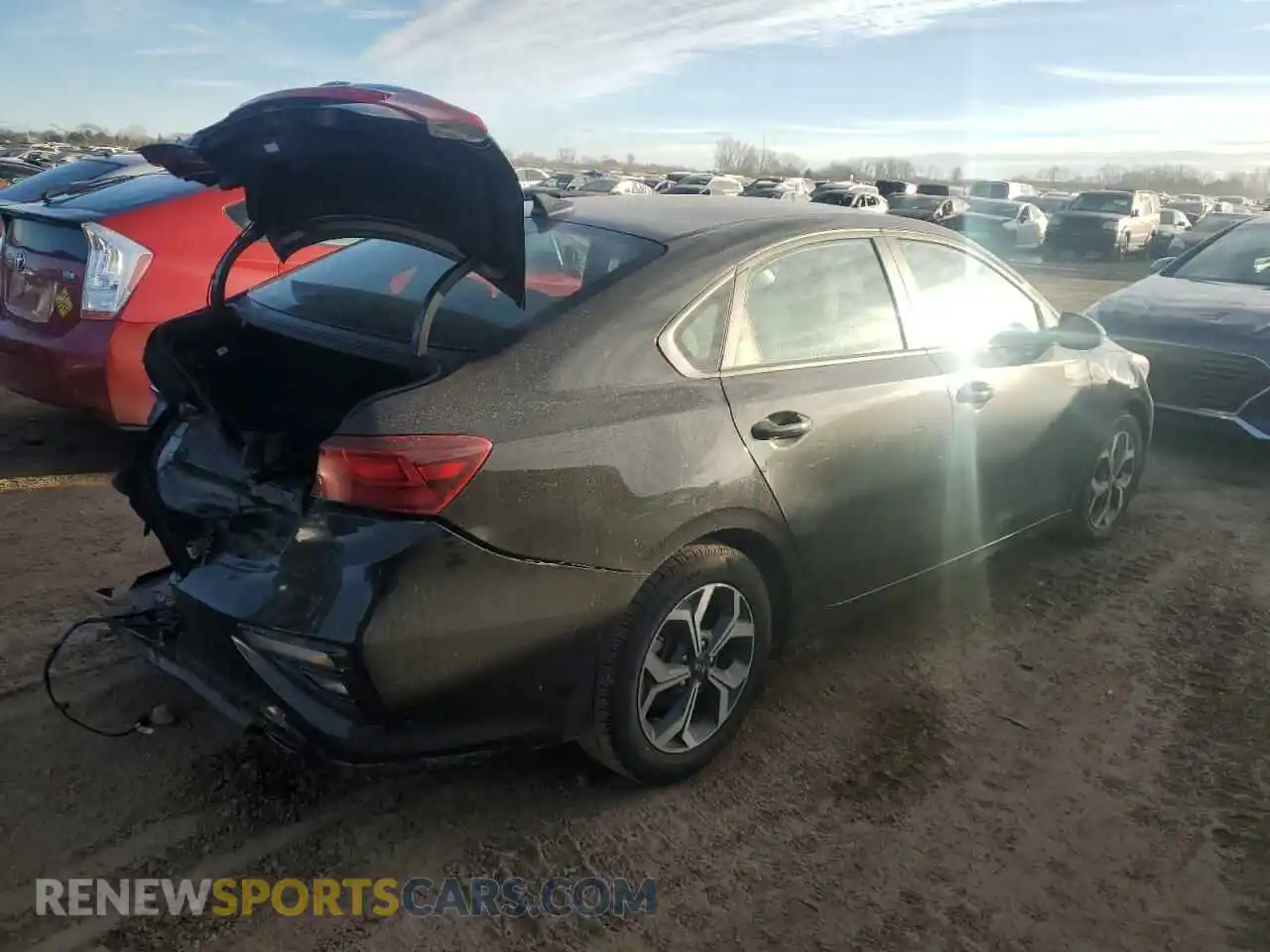 3 Фотография поврежденного автомобиля 3KPF24AD5ME407693 KIA FORTE 2021