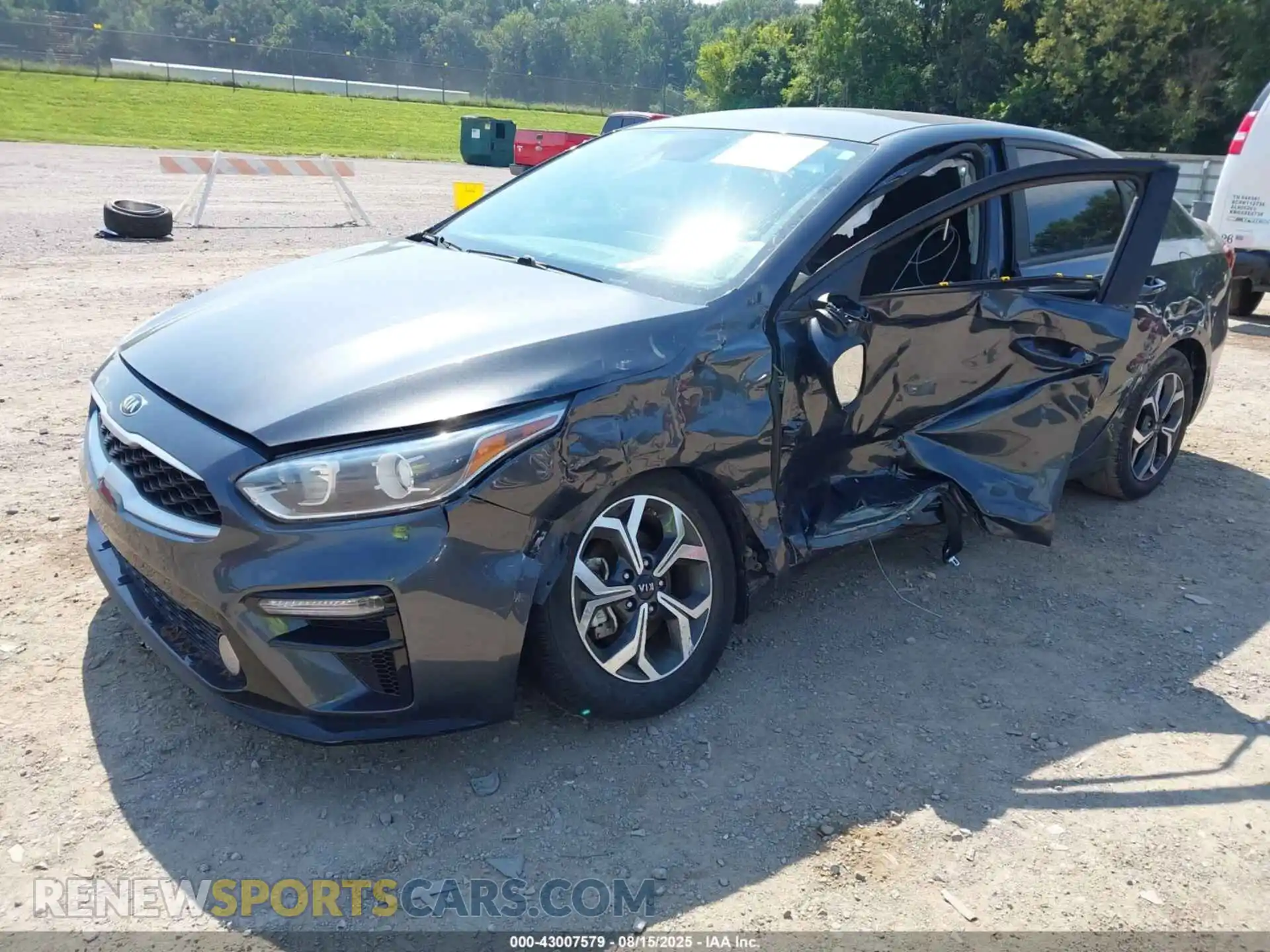2 Фотография поврежденного автомобиля 3KPF24AD6ME268691 KIA FORTE 2021