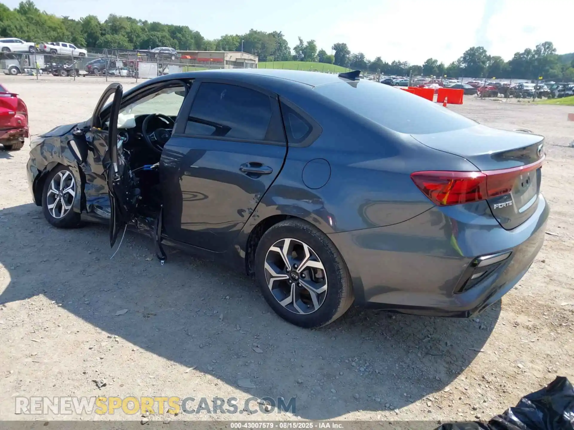 3 Фотография поврежденного автомобиля 3KPF24AD6ME268691 KIA FORTE 2021