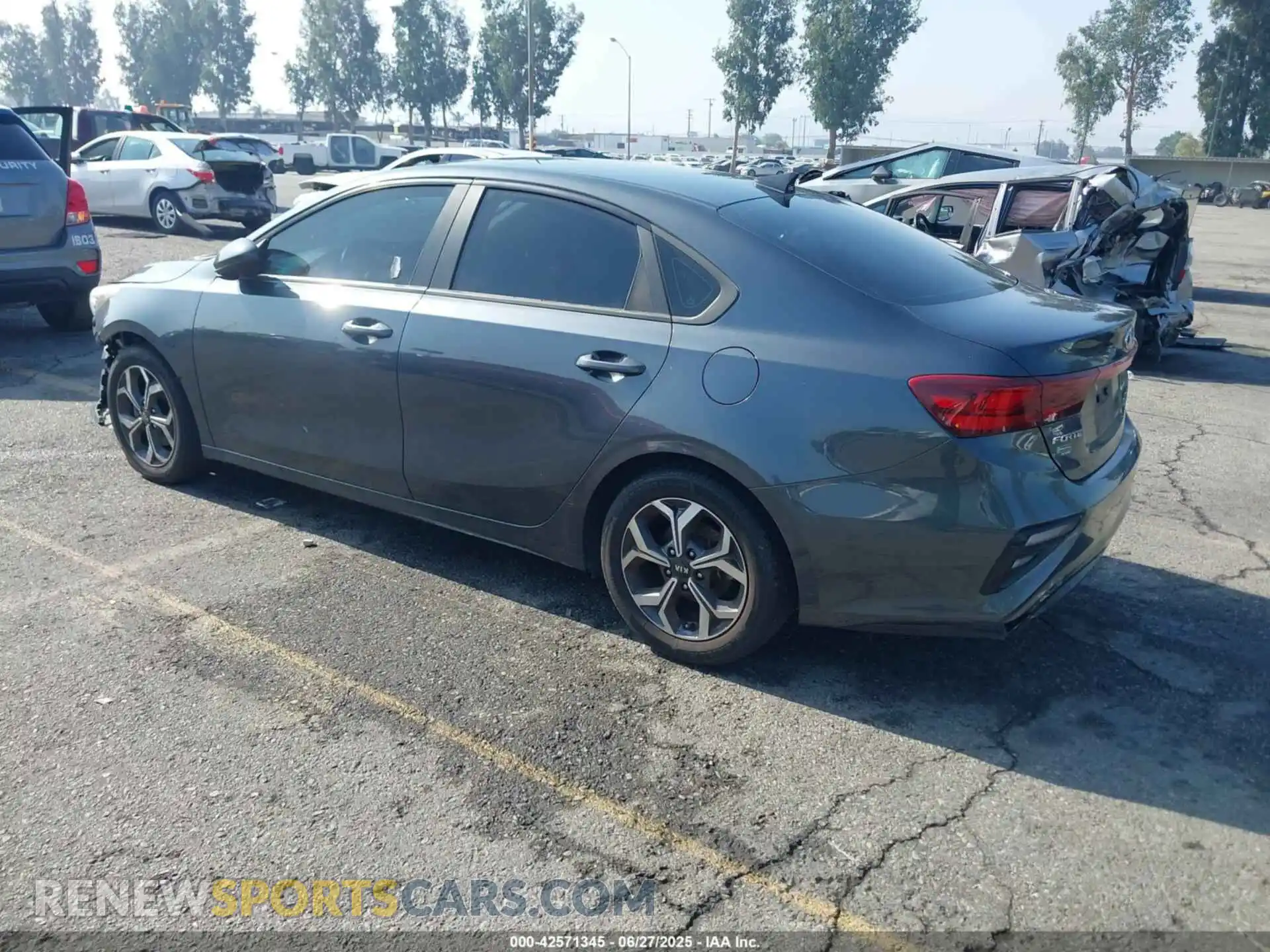 3 Photograph of a damaged car 3KPF24AD6ME272062 KIA FORTE 2021