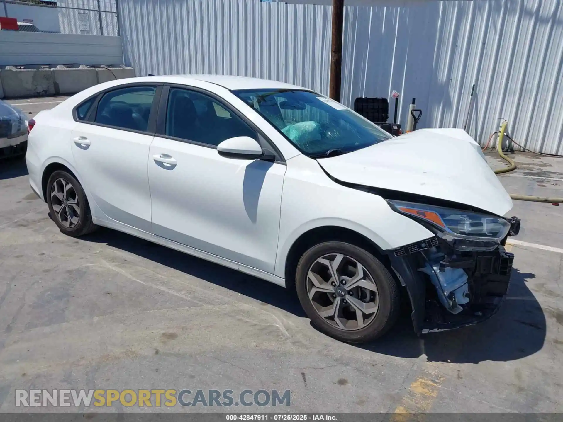 1 Photograph of a damaged car 3KPF24AD6ME292389 KIA FORTE 2021
