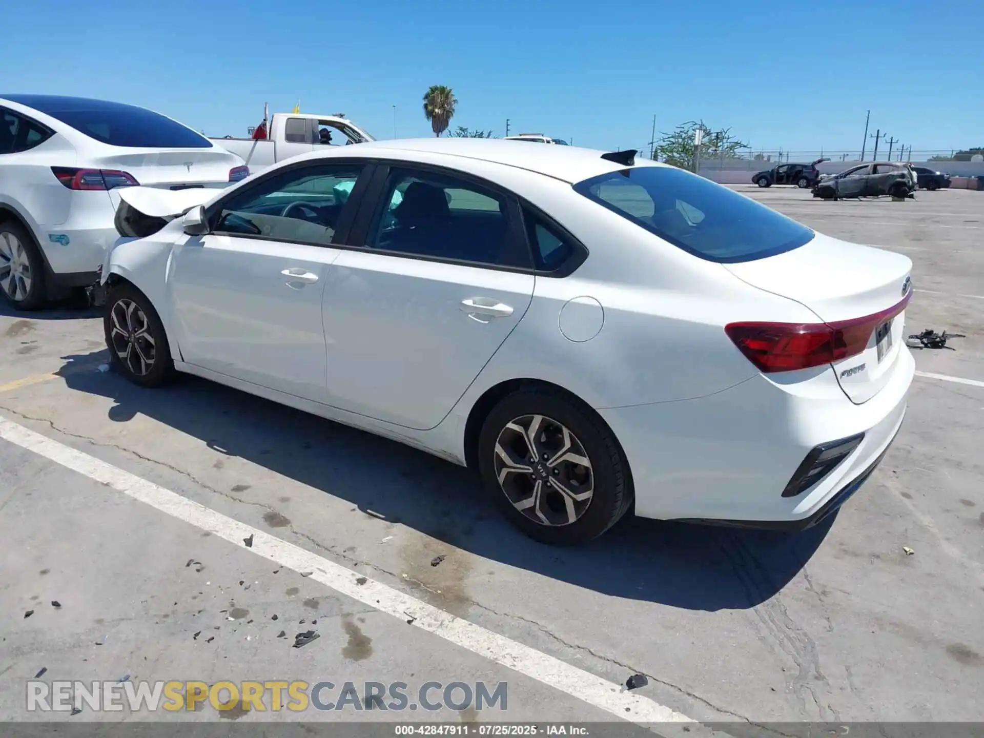 3 Photograph of a damaged car 3KPF24AD6ME292389 KIA FORTE 2021