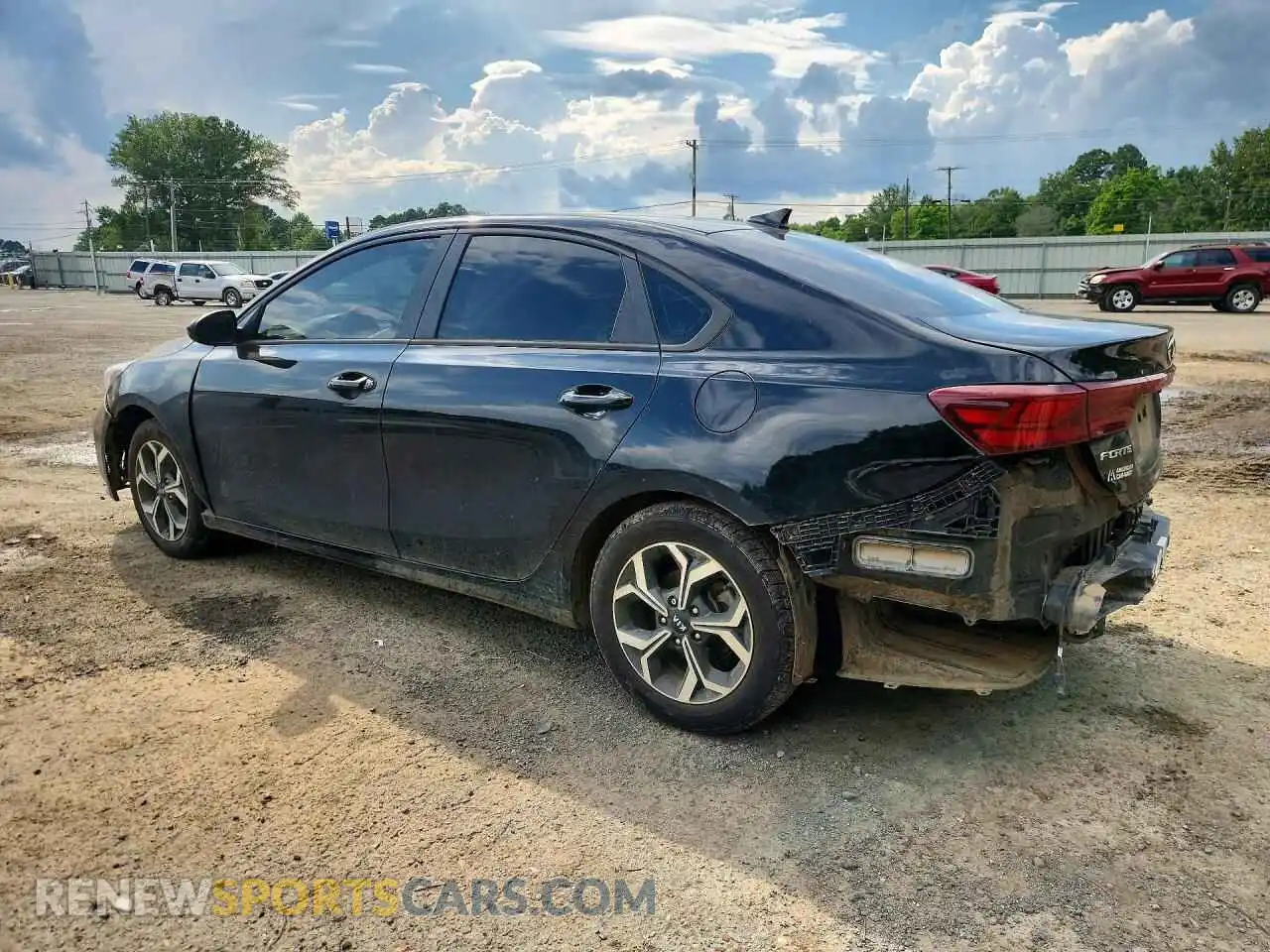 2 fotografías del automóvil dañado 3KPF24AD6ME306419 KIA FORTE 2021