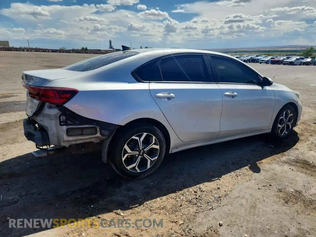 3 fotografías del automóvil dañado 3KPF24AD6ME334897 KIA FORTE 2021