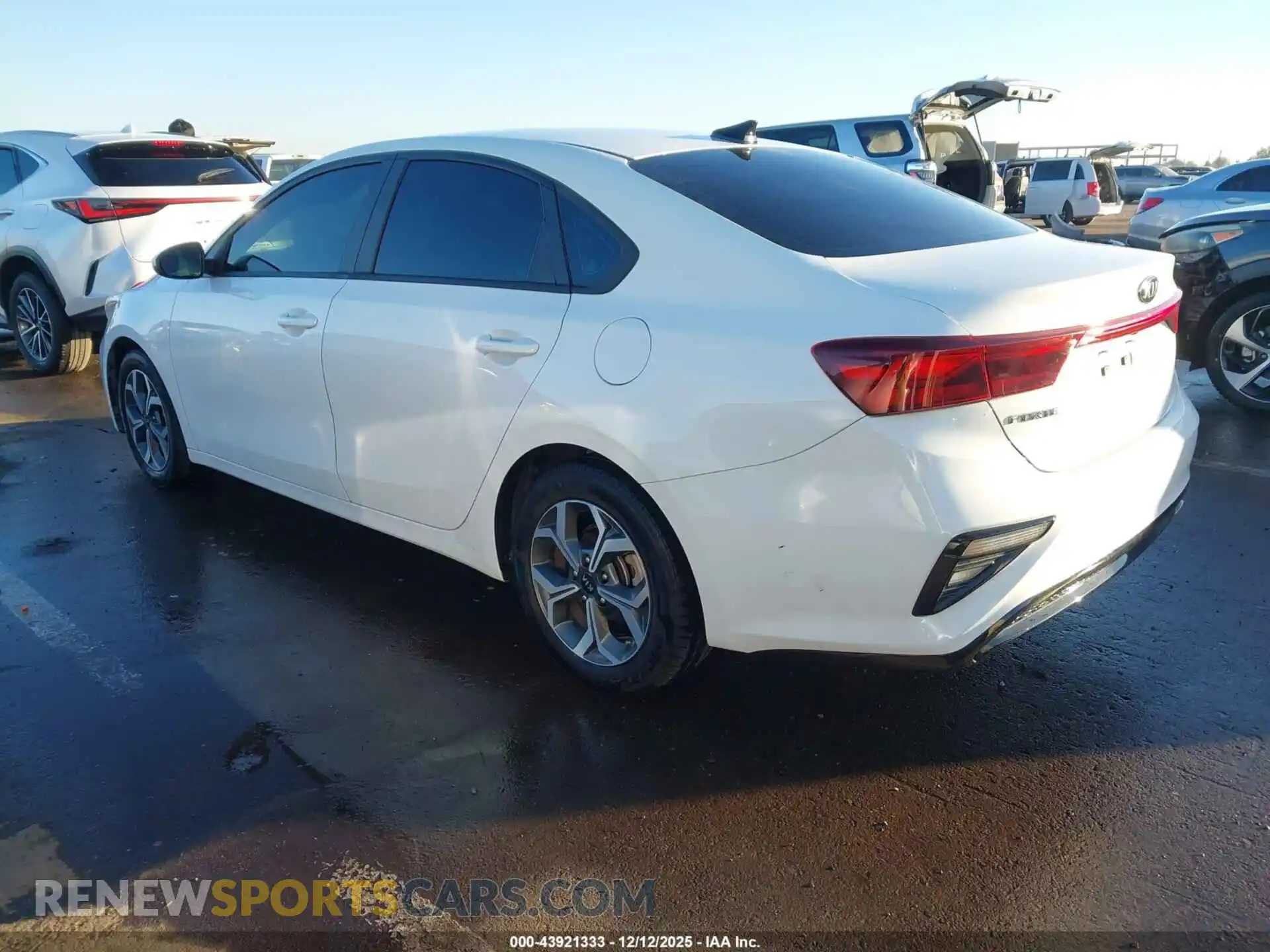3 Photograph of a damaged car 3KPF24AD6ME340165 KIA FORTE 2021