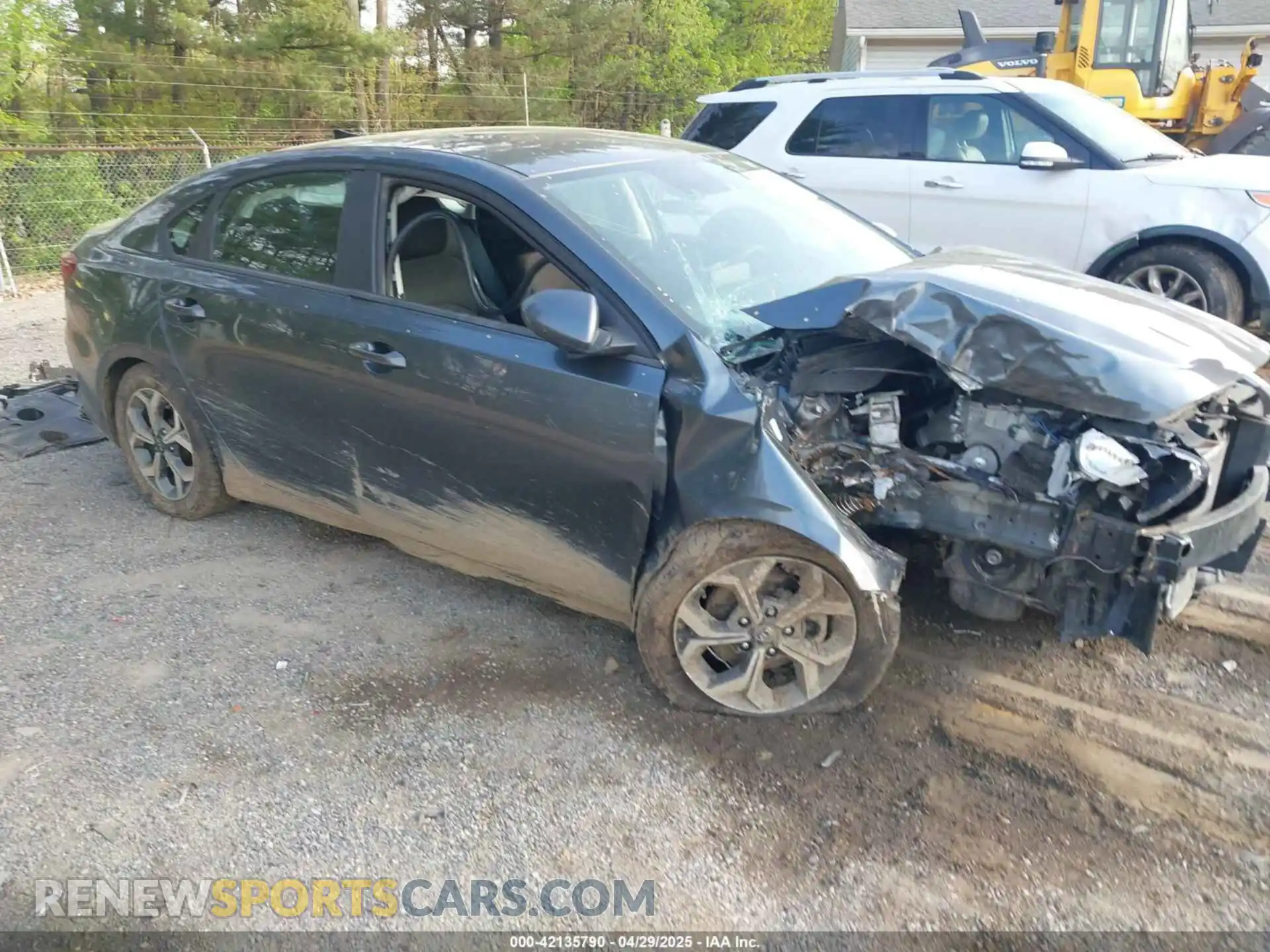 1 Photograph of a damaged car 3KPF24AD6ME372761 KIA FORTE 2021