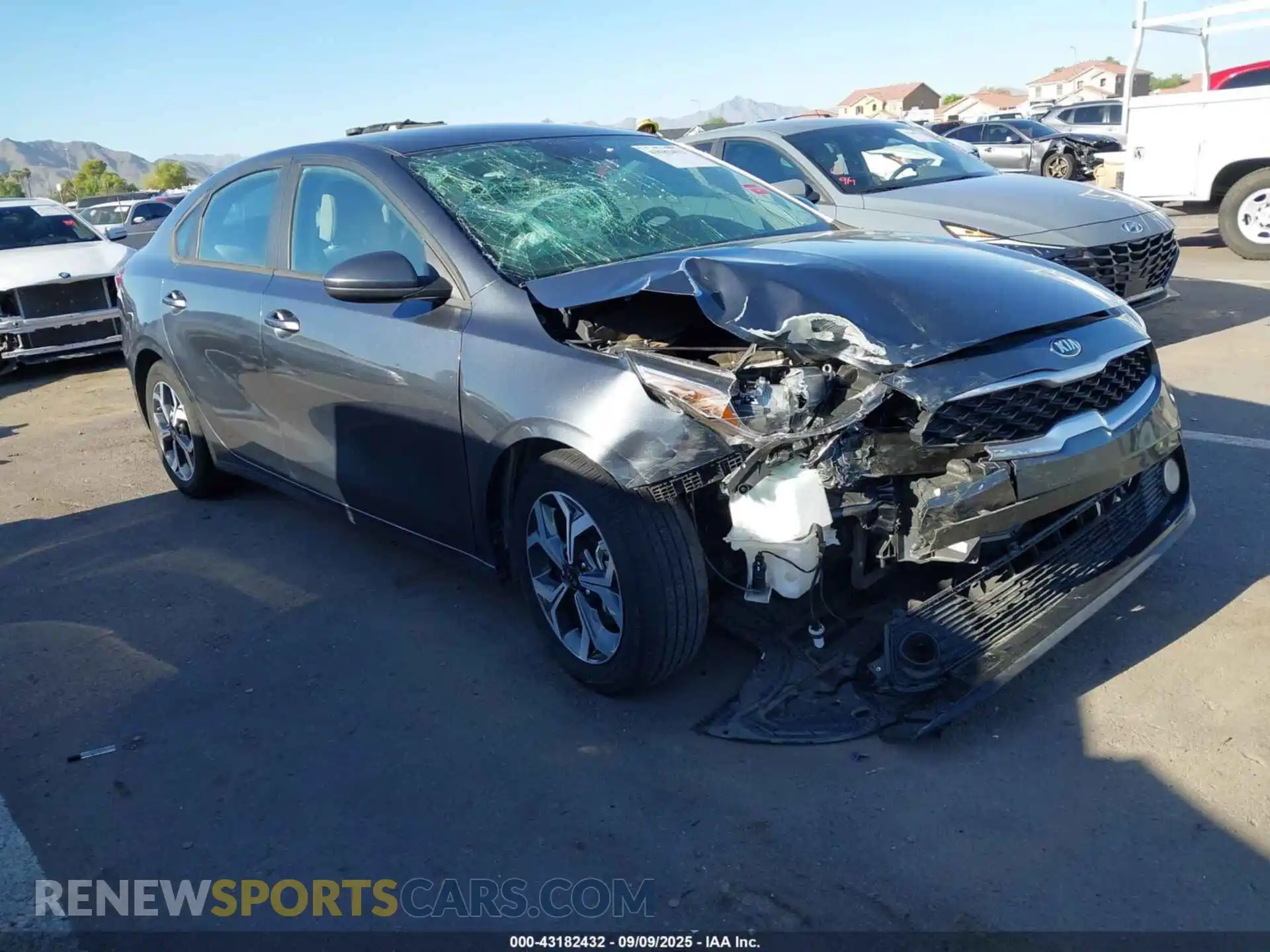 1 Photograph of a damaged car 3KPF24AD6ME401272 KIA FORTE 2021