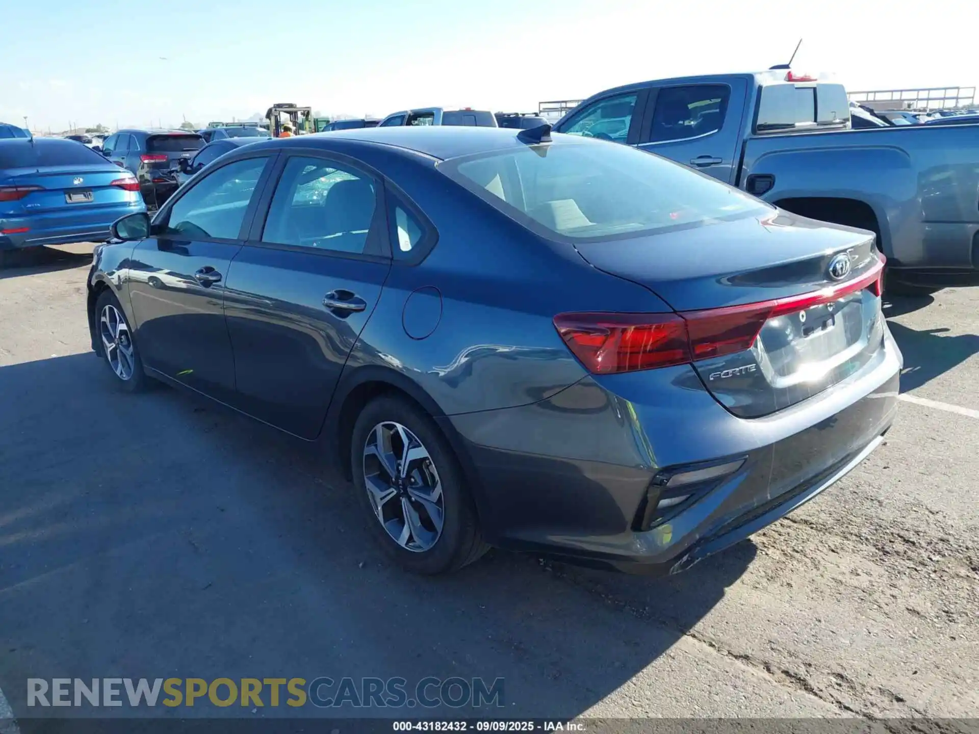 3 Photograph of a damaged car 3KPF24AD6ME401272 KIA FORTE 2021