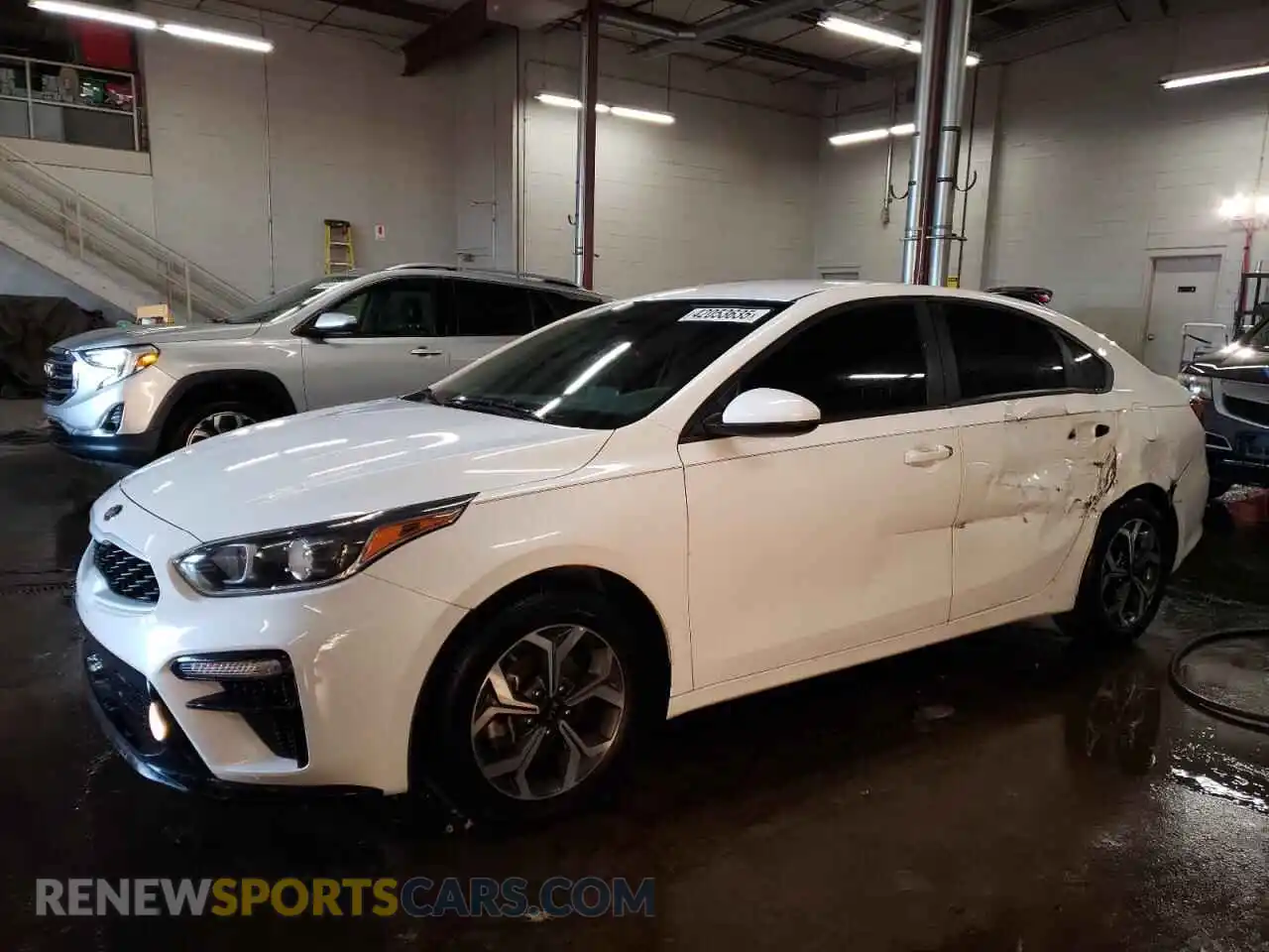 1 Photograph of a damaged car 3KPF24AD6ME402423 KIA FORTE 2021
