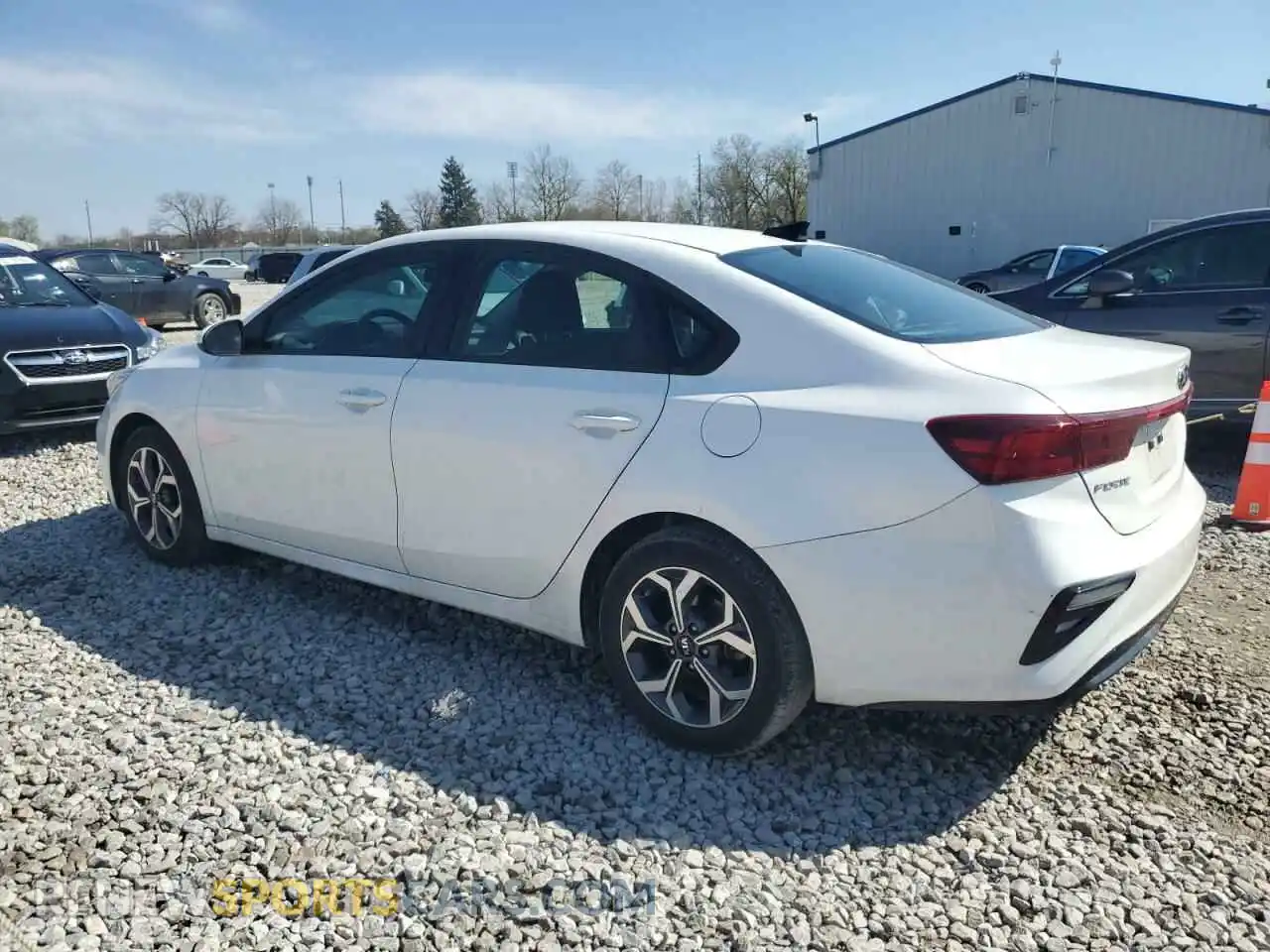 2 fotografías del automóvil dañado 3KPF24AD7ME359212 KIA FORTE 2021