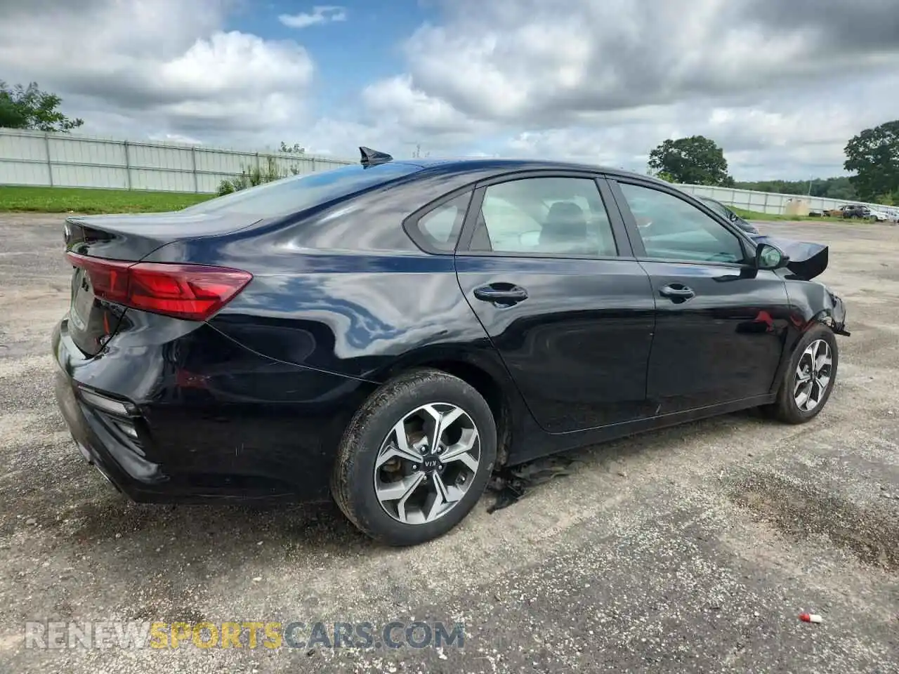 3 Photograph of a damaged car 3KPF24AD7ME379394 KIA FORTE 2021