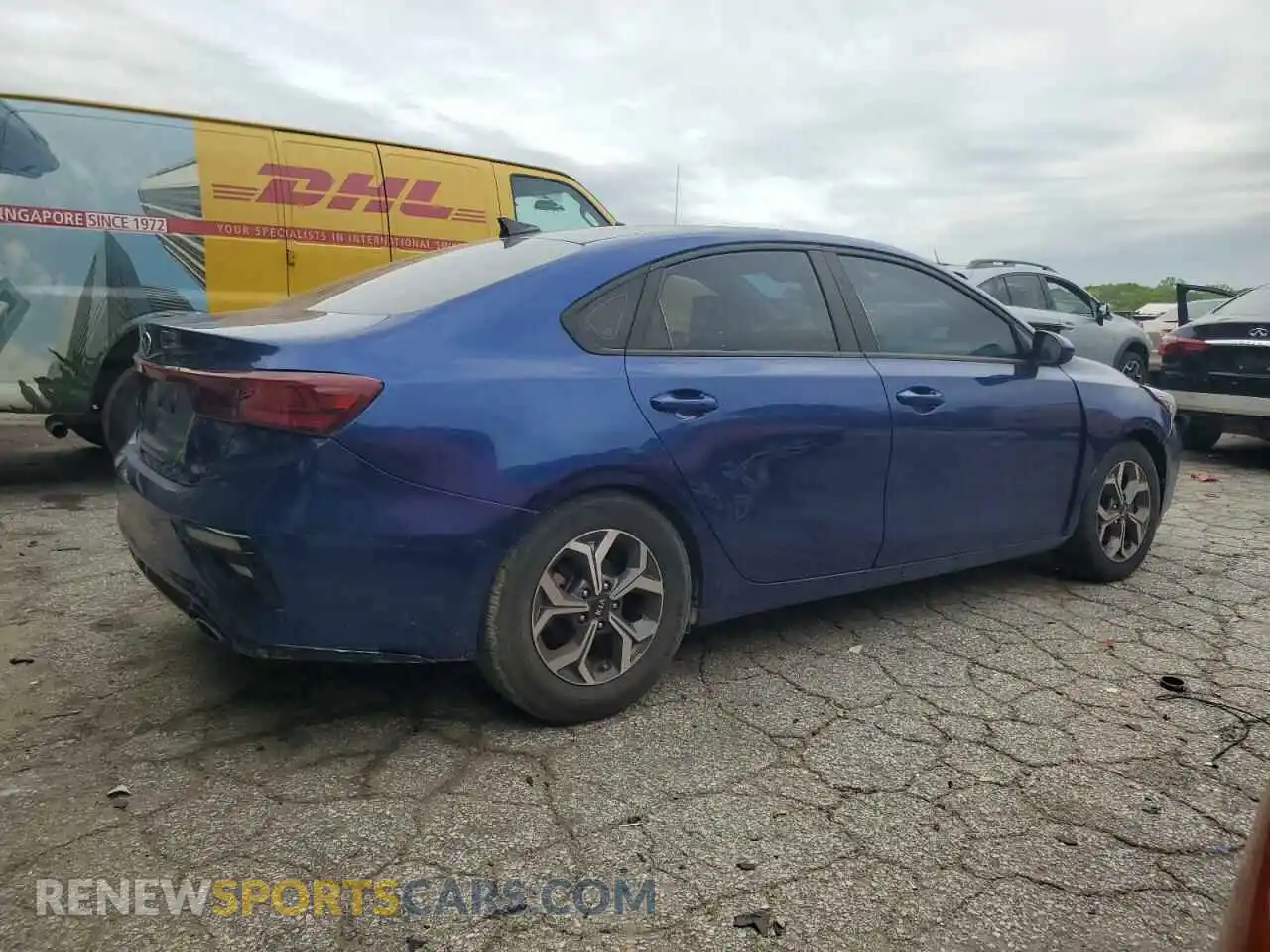 3 Photograph of a damaged car 3KPF24AD8ME292443 KIA FORTE 2021