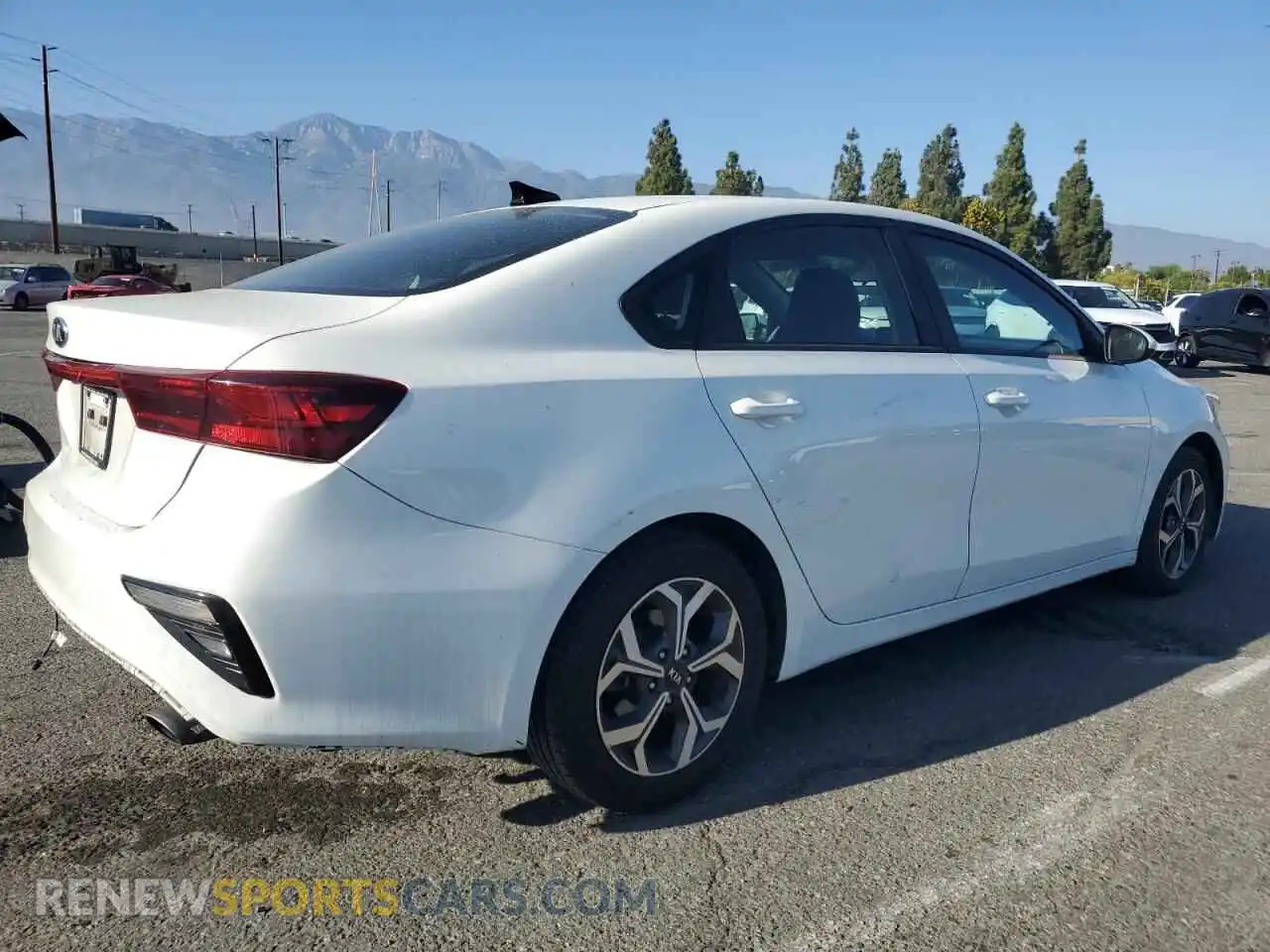 3 Photograph of a damaged car 3KPF24AD8ME294449 KIA FORTE 2021