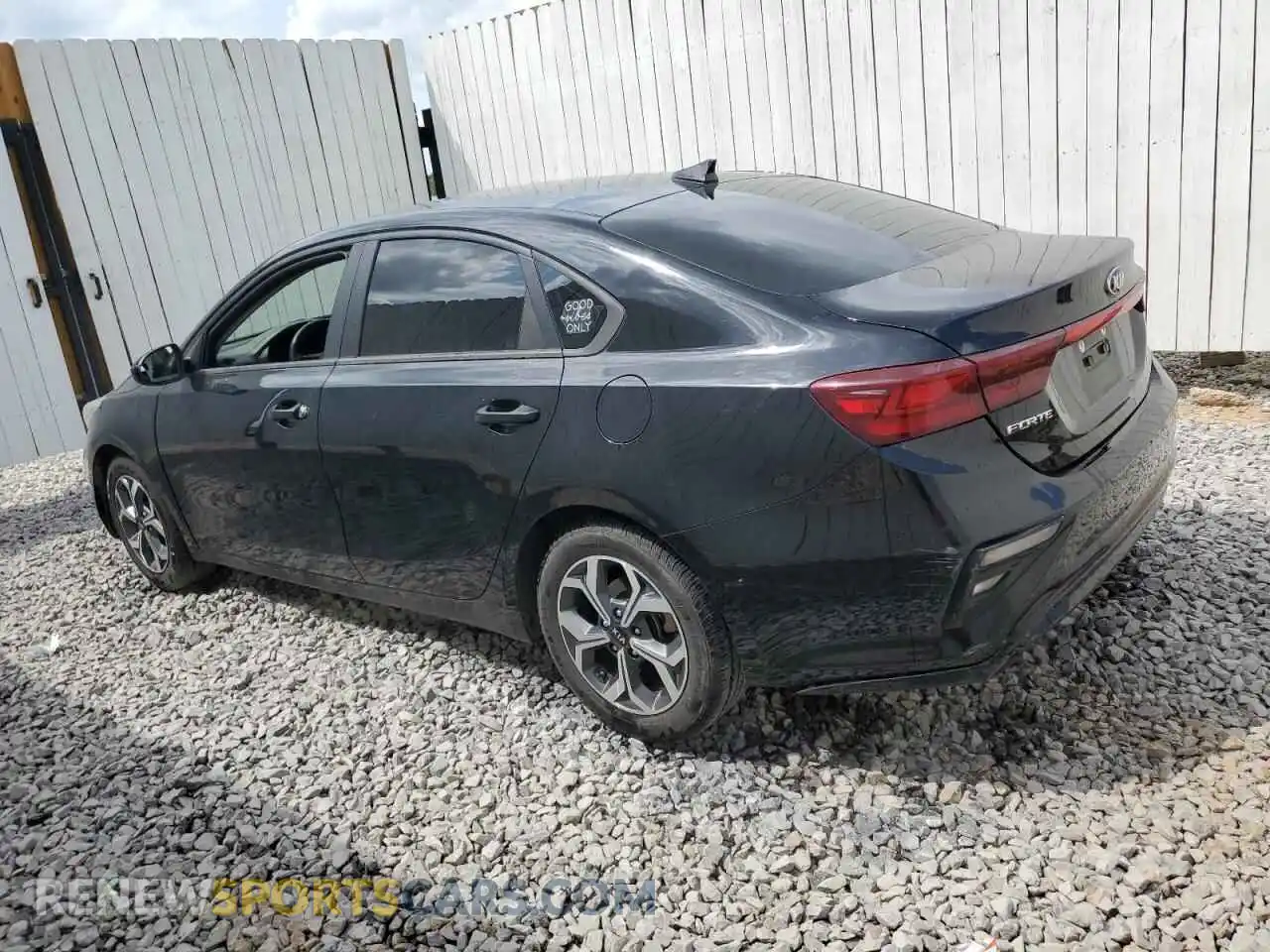 2 fotografías del automóvil dañado 3KPF24AD8ME319155 KIA FORTE 2021