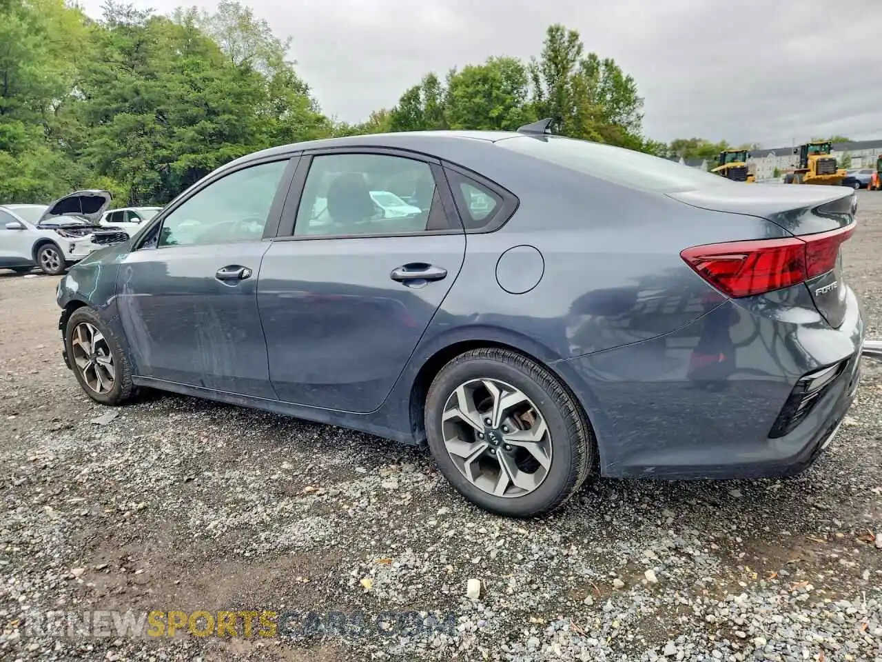2 fotografías del automóvil dañado 3KPF24AD8ME352379 KIA FORTE 2021