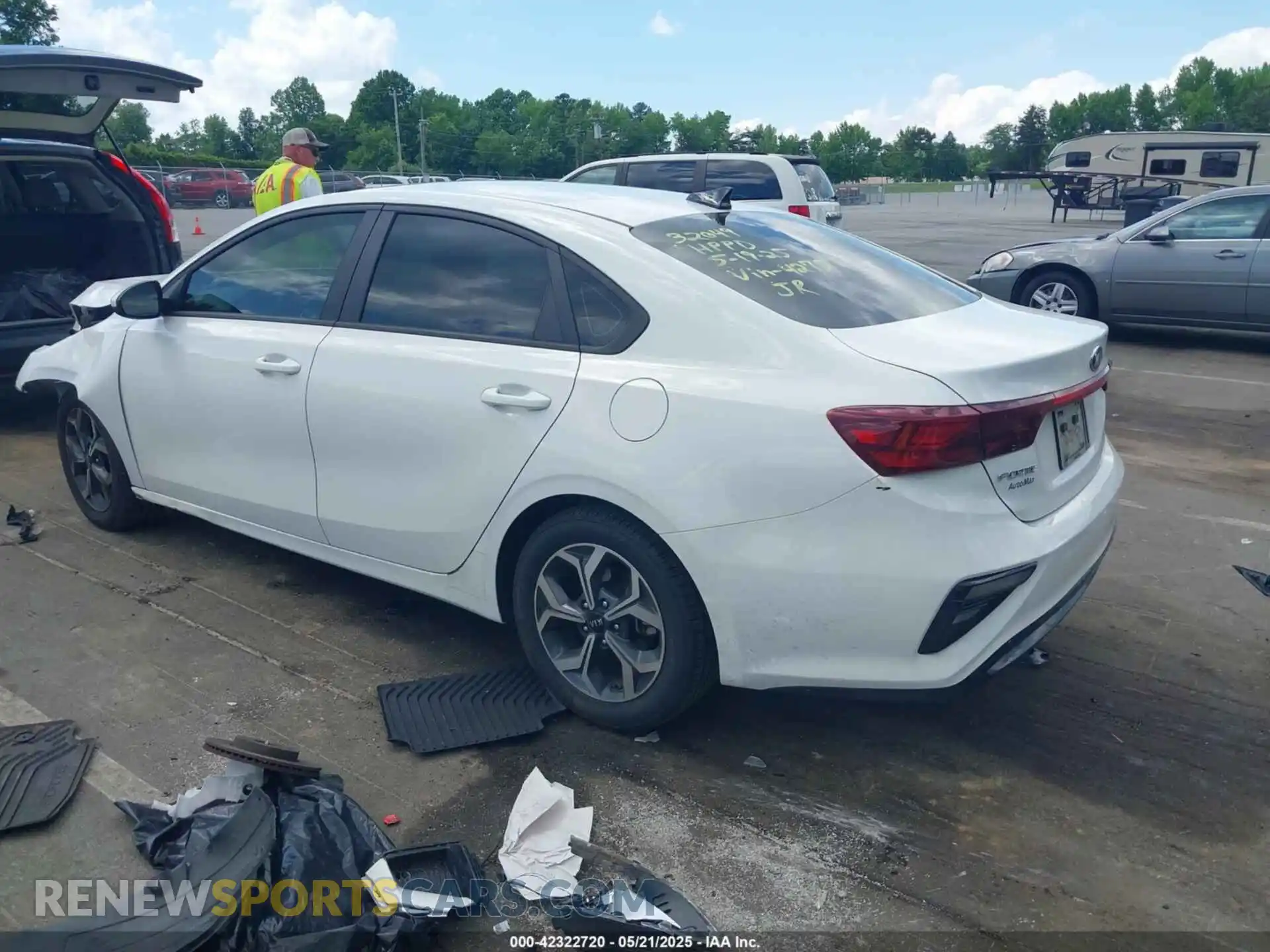 3 Photograph of a damaged car 3KPF24AD8ME394275 KIA FORTE 2021