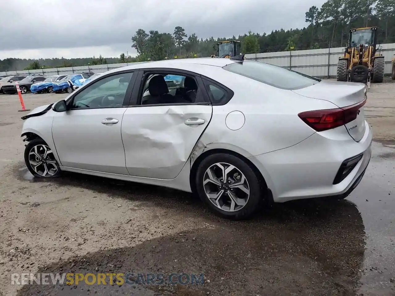 2 fotografías del automóvil dañado 3KPF24AD8ME407106 KIA FORTE 2021