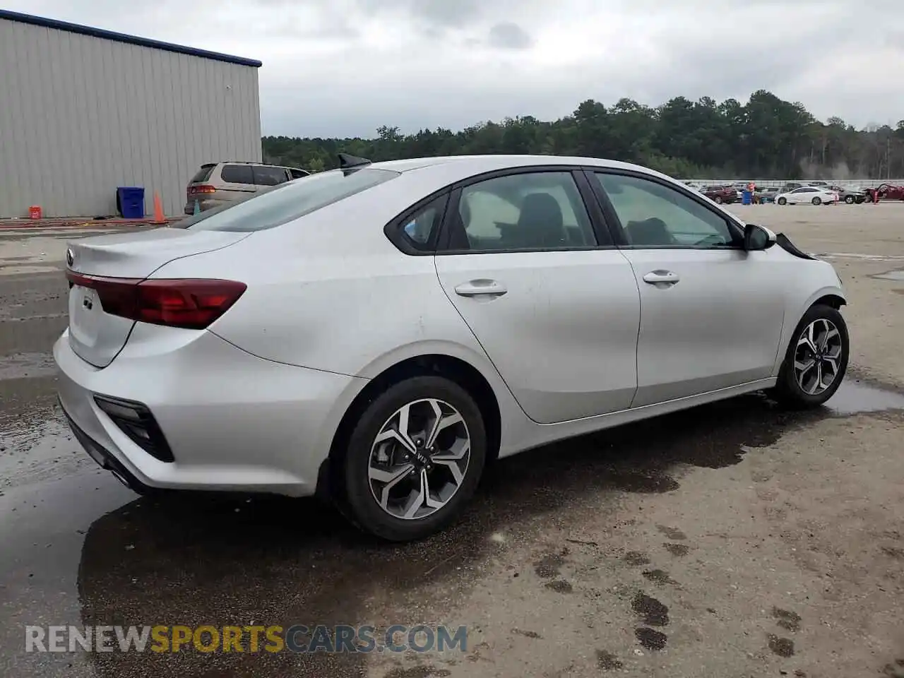 3 fotografías del automóvil dañado 3KPF24AD8ME407106 KIA FORTE 2021