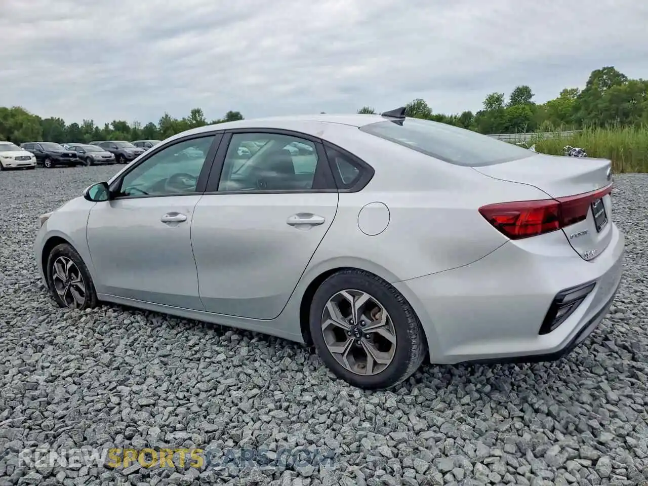 2 fotografías del automóvil dañado 3KPF24AD8ME414766 KIA FORTE 2021