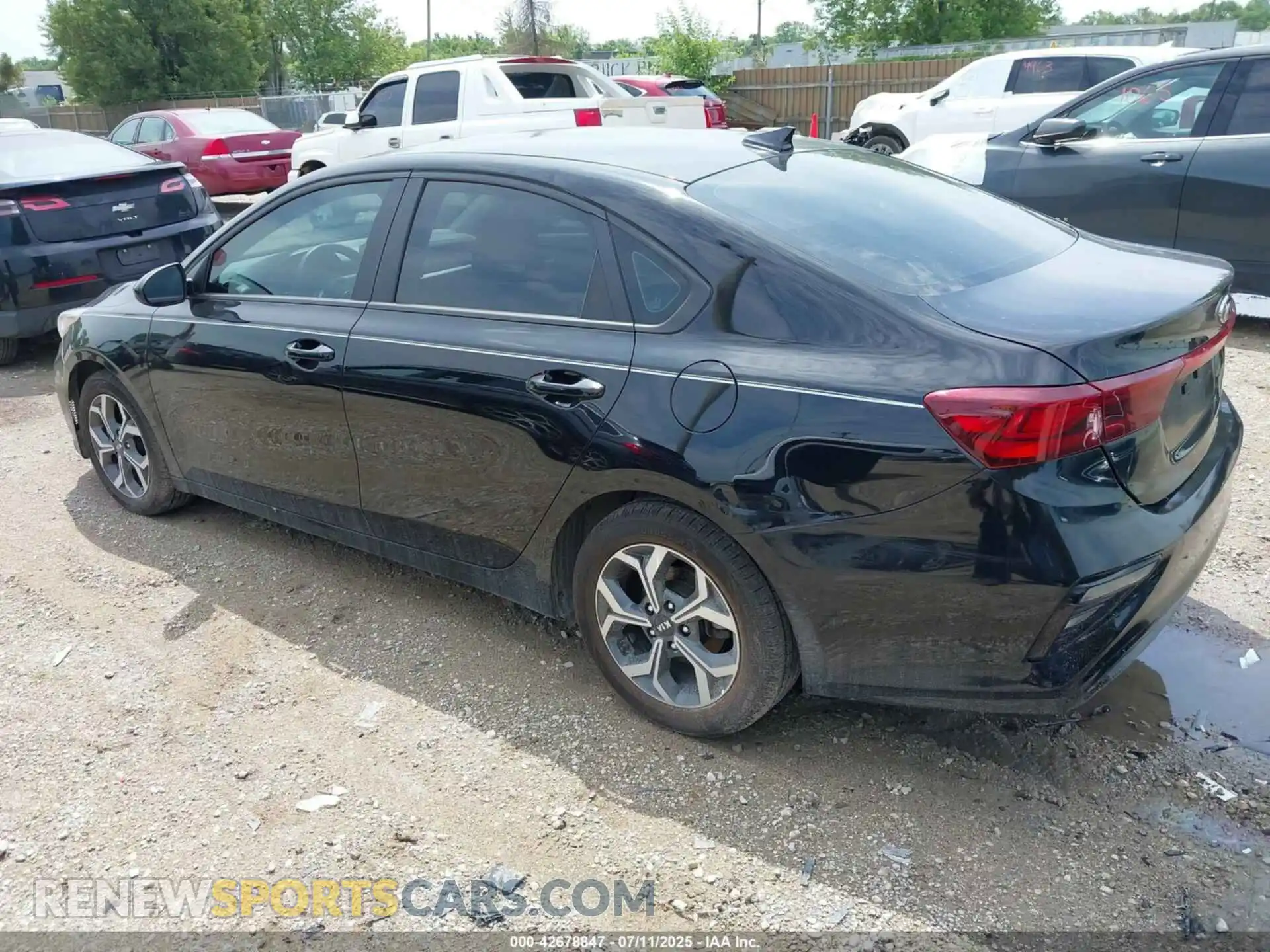 3 Photograph of a damaged car 3KPF24AD9ME266563 KIA FORTE 2021