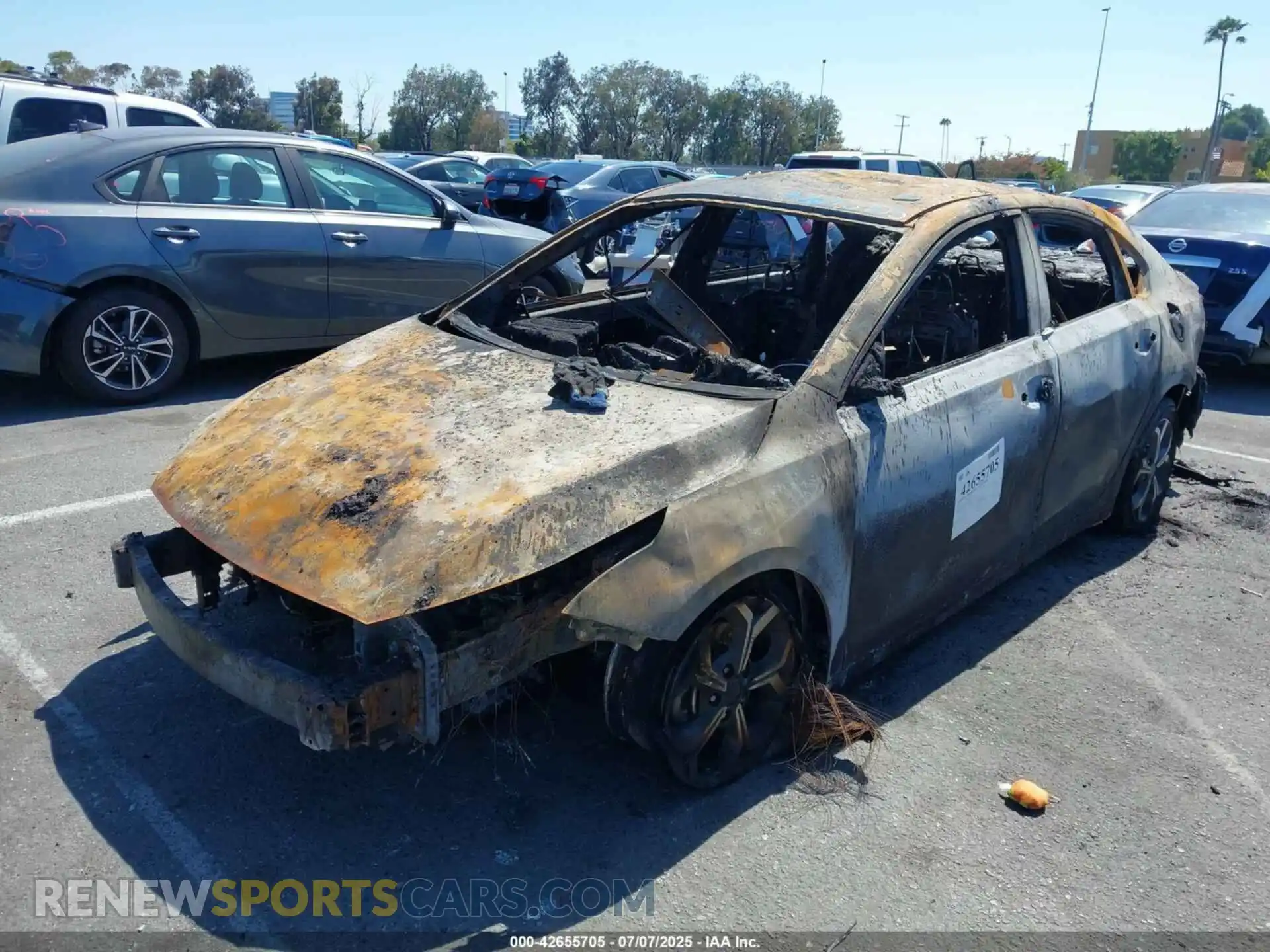 2 Photograph of a damaged car 3KPF24AD9ME279295 KIA FORTE 2021