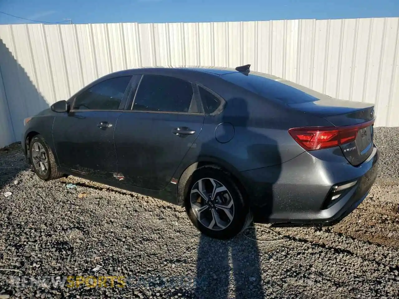 2 fotografías del automóvil dañado 3KPF24AD9ME305247 KIA FORTE 2021