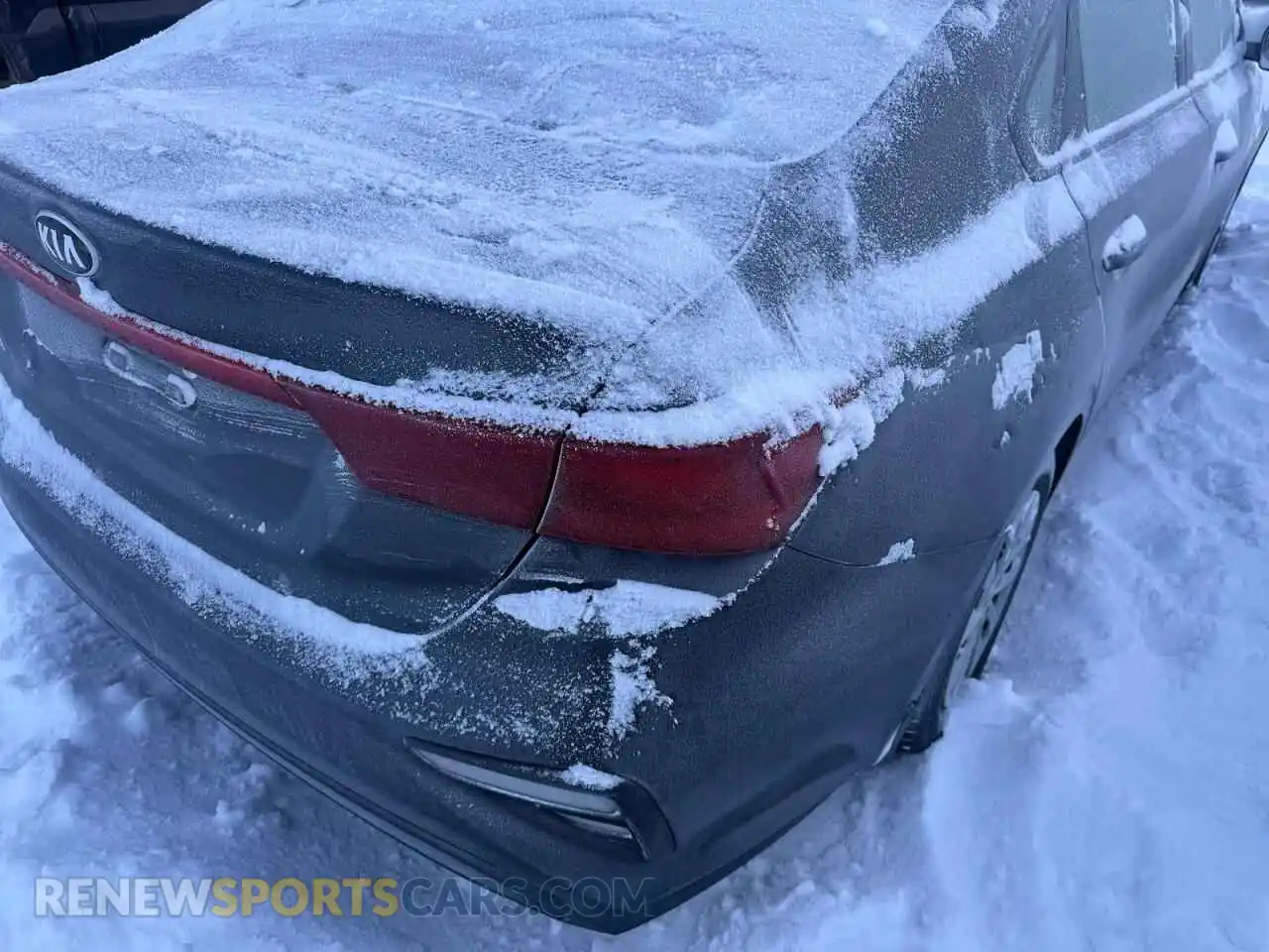 3 Photograph of a damaged car 3KPF24AD9ME316913 KIA FORTE 2021