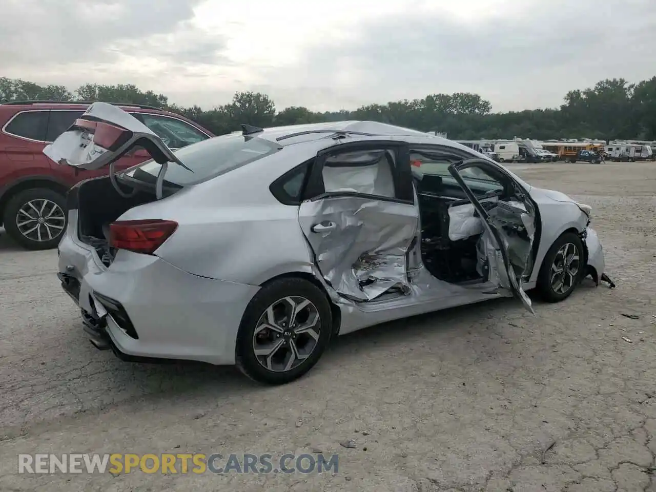 3 Photograph of a damaged car 3KPF24AD9ME317916 KIA FORTE 2021