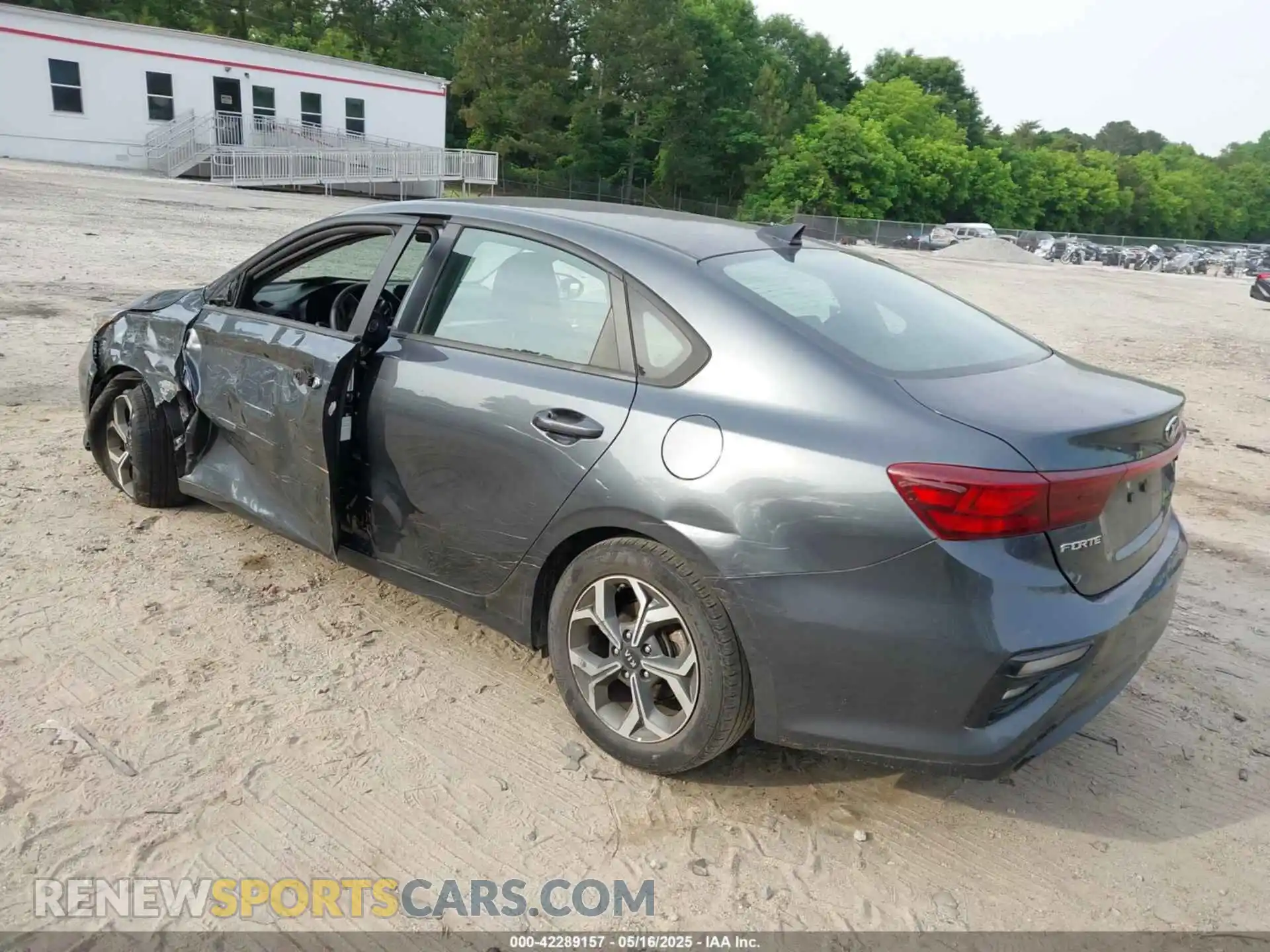 3 Photograph of a damaged car 3KPF24AD9ME347076 KIA FORTE 2021