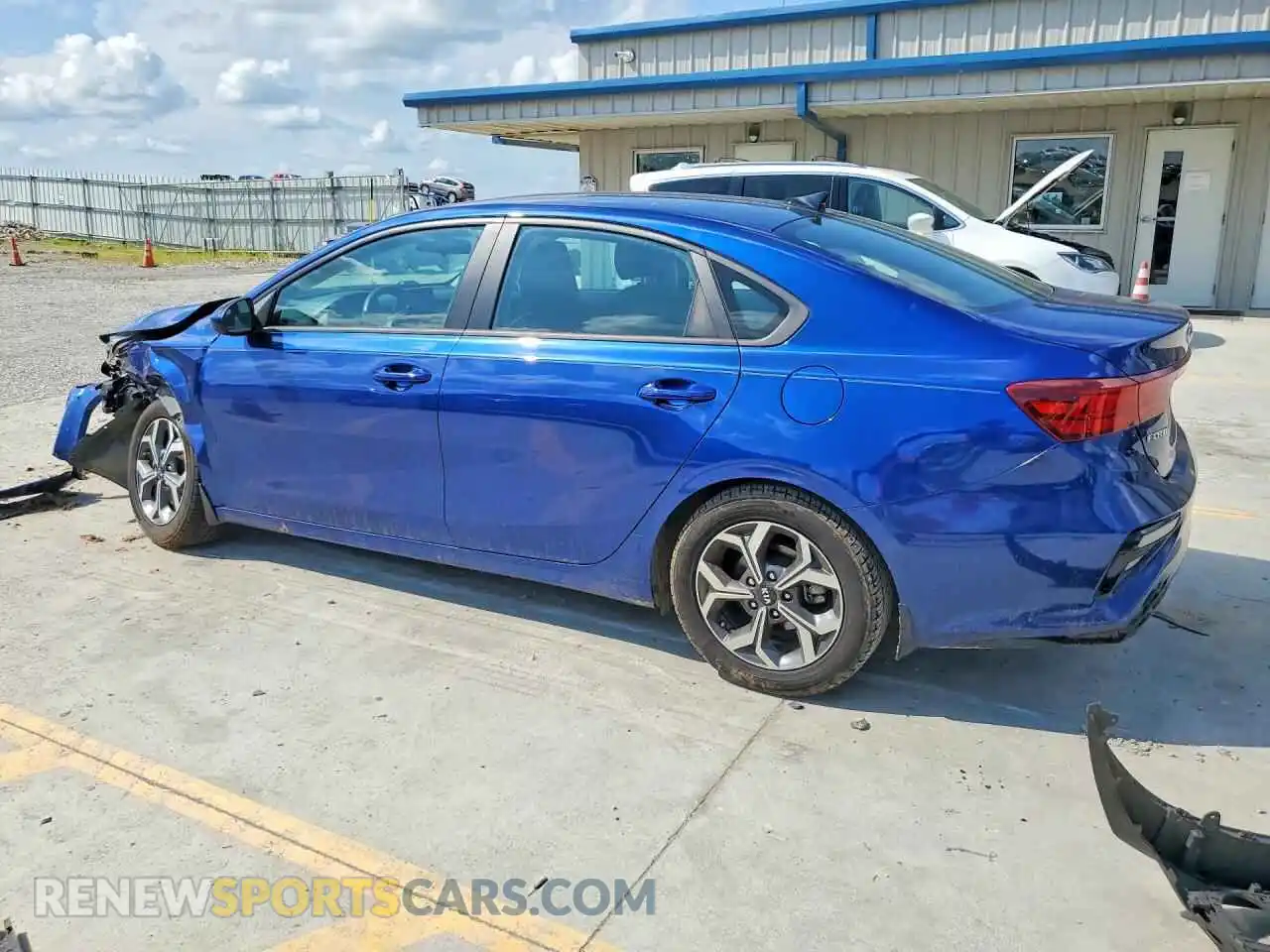 2 fotografías del automóvil dañado 3KPF24ADXME291682 KIA FORTE 2021