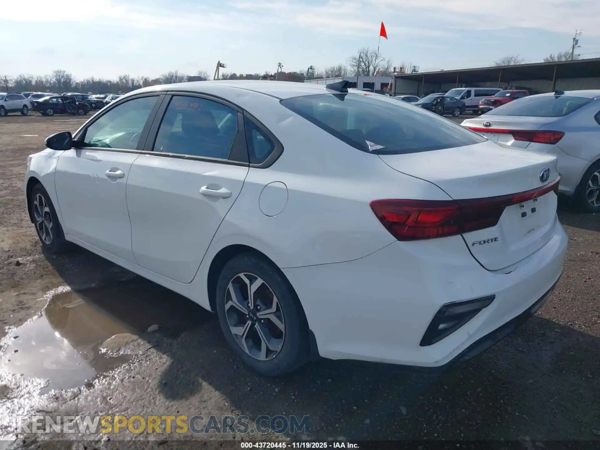 3 Photograph of a damaged car 3KPF24ADXME305290 KIA FORTE 2021