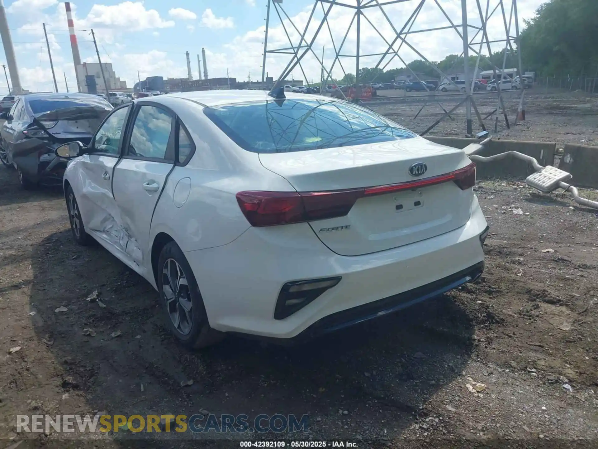 3 Photograph of a damaged car 3KPF24ADXME362489 KIA FORTE 2021