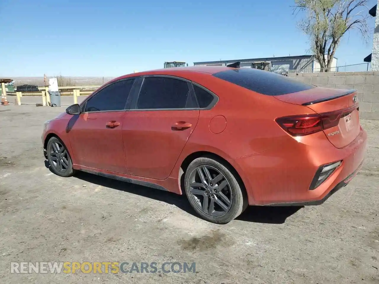 2 fotografías del automóvil dañado 3KPF34AD0ME320359 KIA FORTE 2021