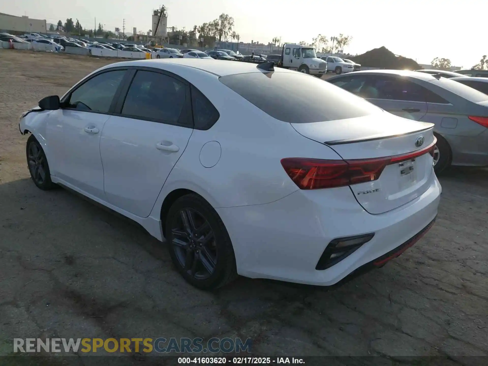 3 Photograph of a damaged car 3KPF34AD1ME404951 KIA FORTE 2021