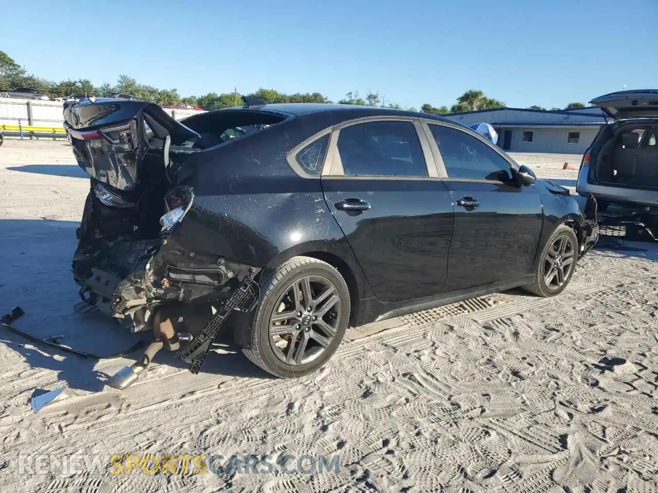 3 Photograph of a damaged car 3KPF34AD2ME285971 KIA FORTE 2021