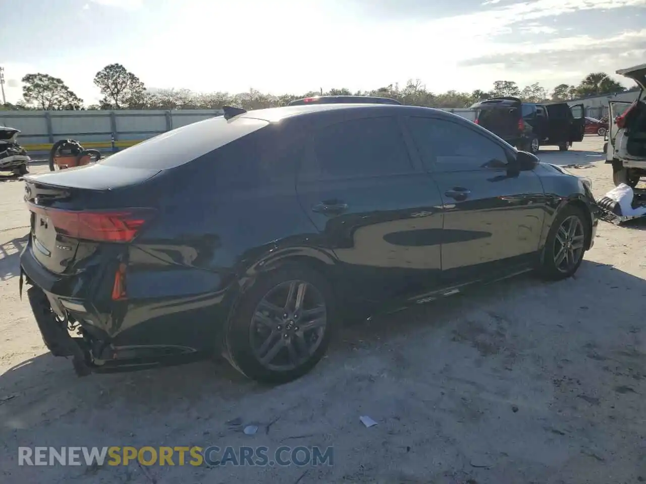 3 Photograph of a damaged car 3KPF34AD2ME310853 KIA FORTE 2021
