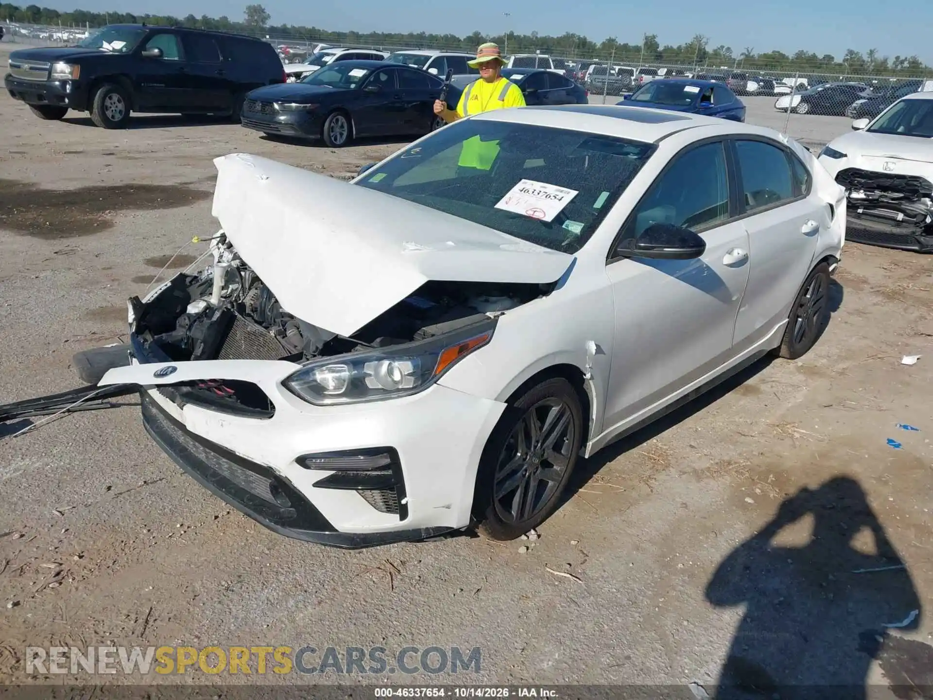2 fotografías del automóvil dañado 3KPF34AD2ME330276 KIA FORTE 2021