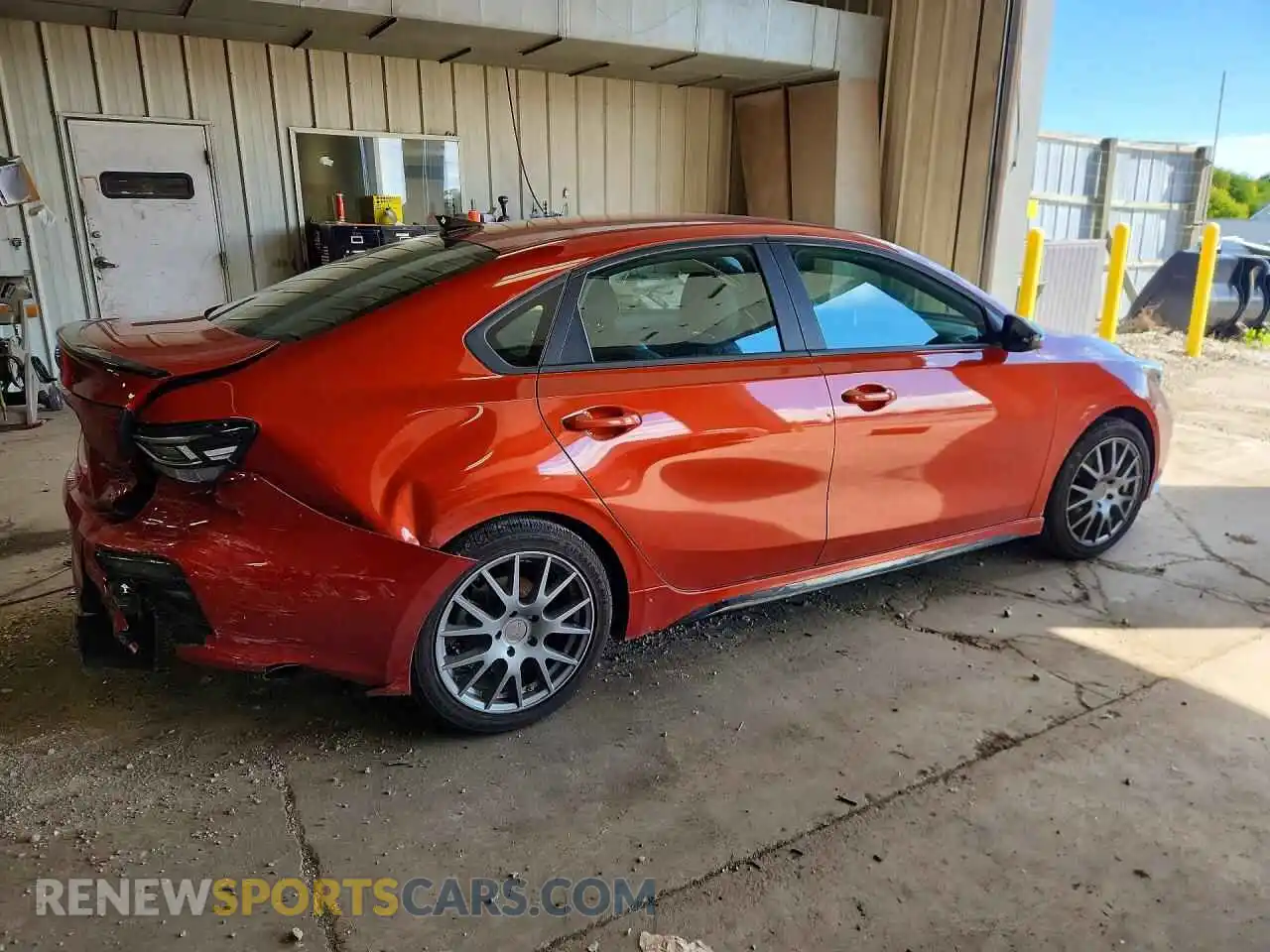 3 Photograph of a damaged car 3KPF34AD3ME400738 KIA FORTE 2021