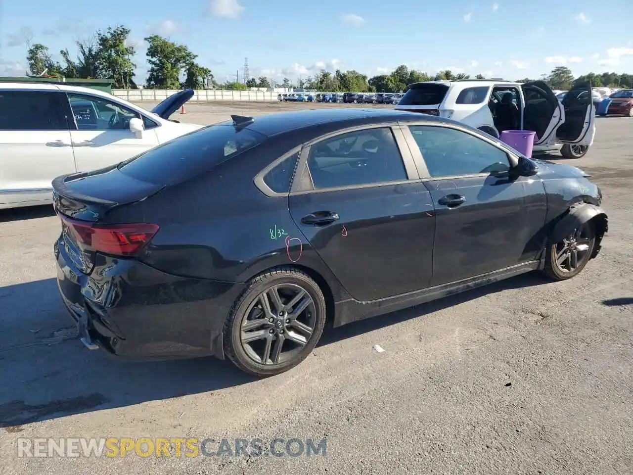 3 Photograph of a damaged car 3KPF34AD4ME269464 KIA FORTE 2021