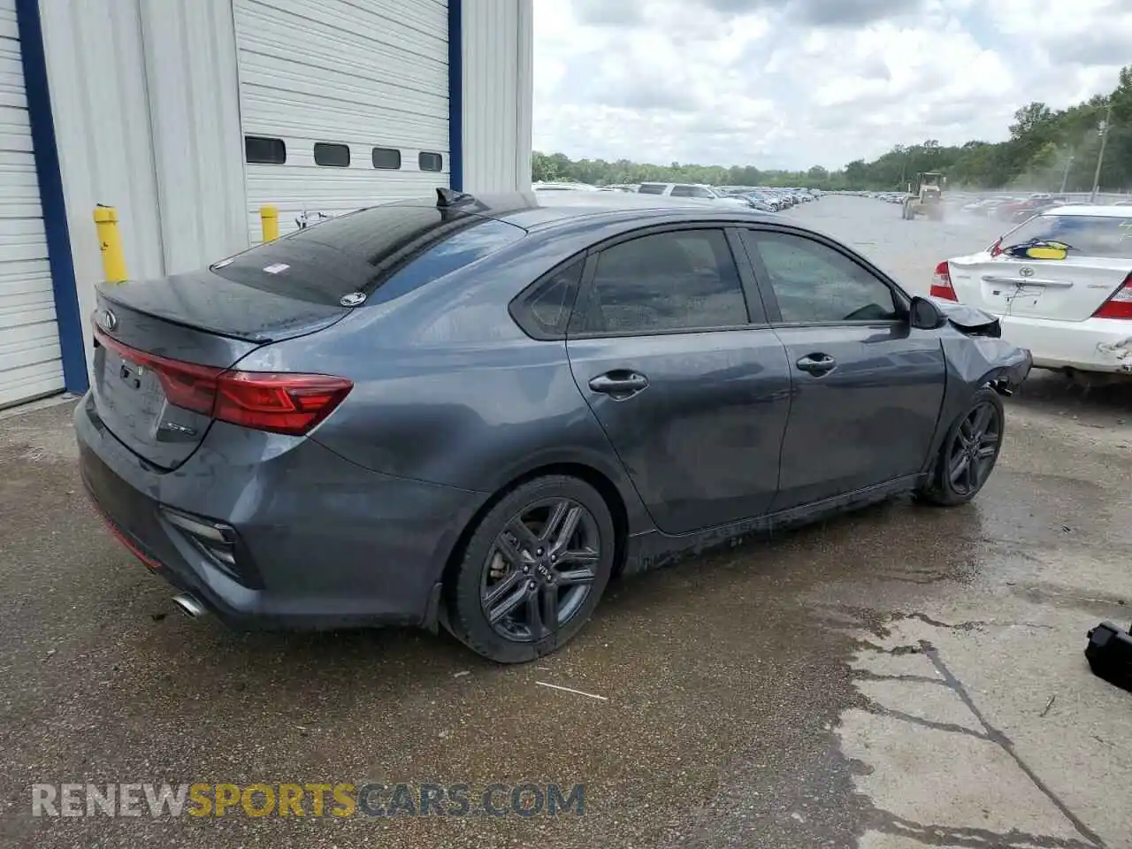 3 Photograph of a damaged car 3KPF34AD4ME290945 KIA FORTE 2021