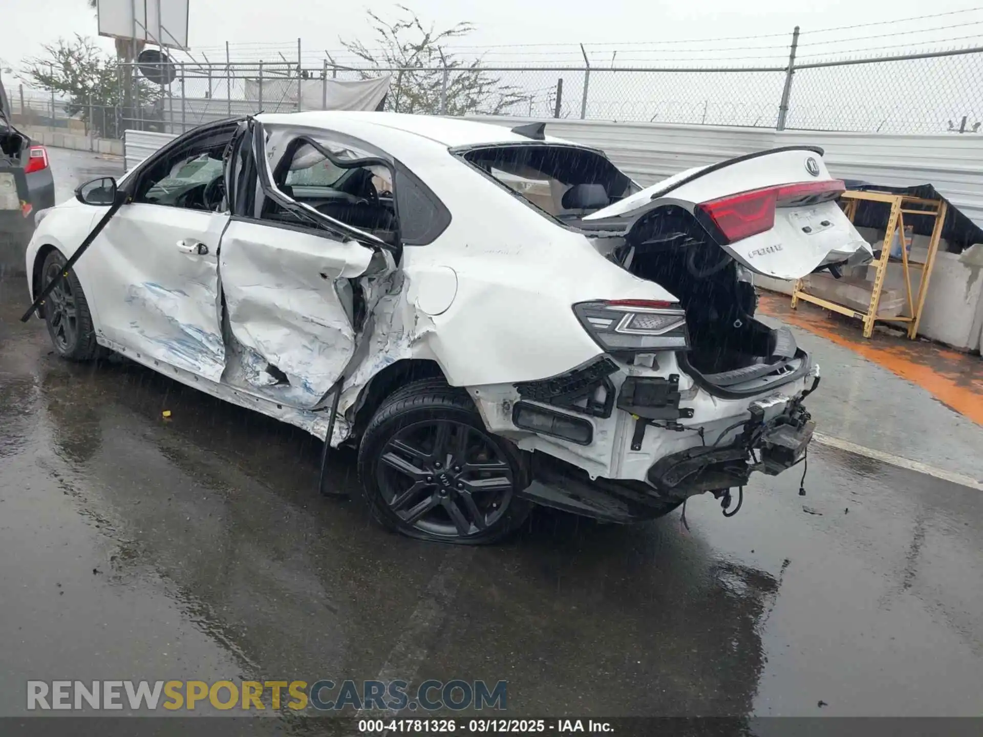 3 Photograph of a damaged car 3KPF34AD4ME306853 KIA FORTE 2021
