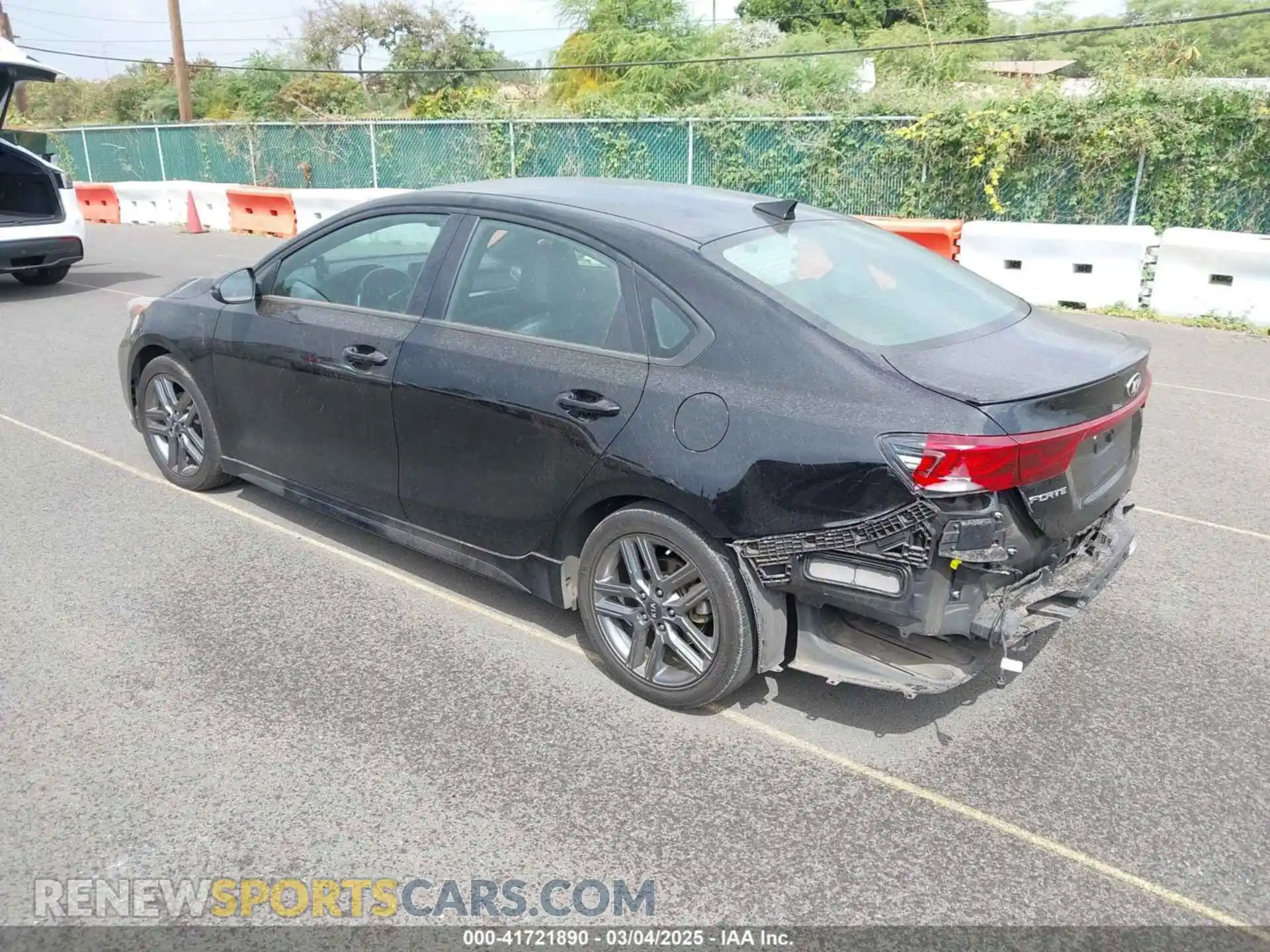 3 Photograph of a damaged car 3KPF34AD5ME305761 KIA FORTE 2021
