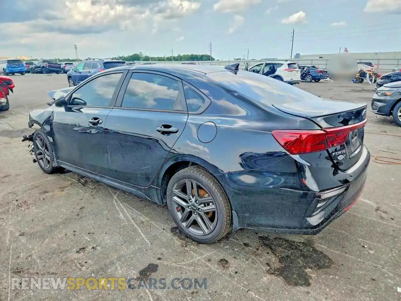 2 fotografías del automóvil dañado 3KPF34AD6ME319068 KIA FORTE 2021