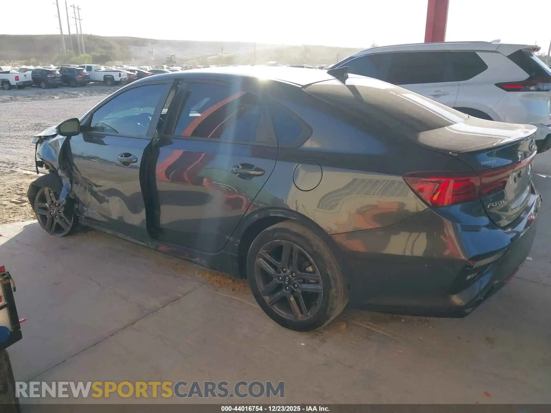 3 Photograph of a damaged car 3KPF34AD9ME291833 KIA FORTE 2021